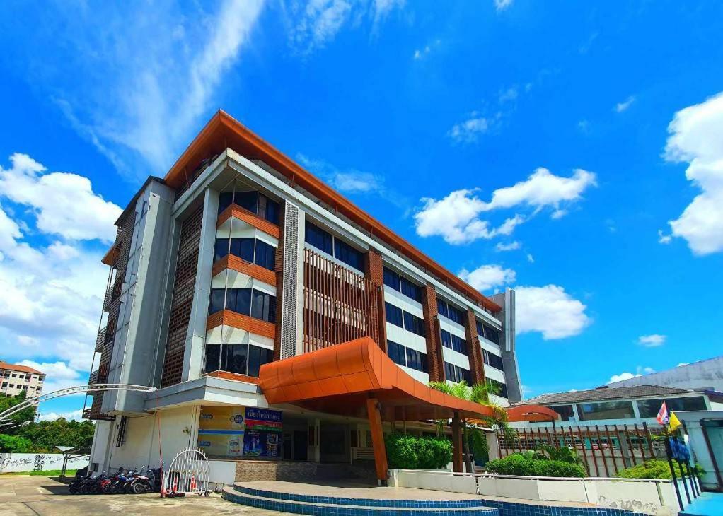 The Pacific Cool Chic Hotel
