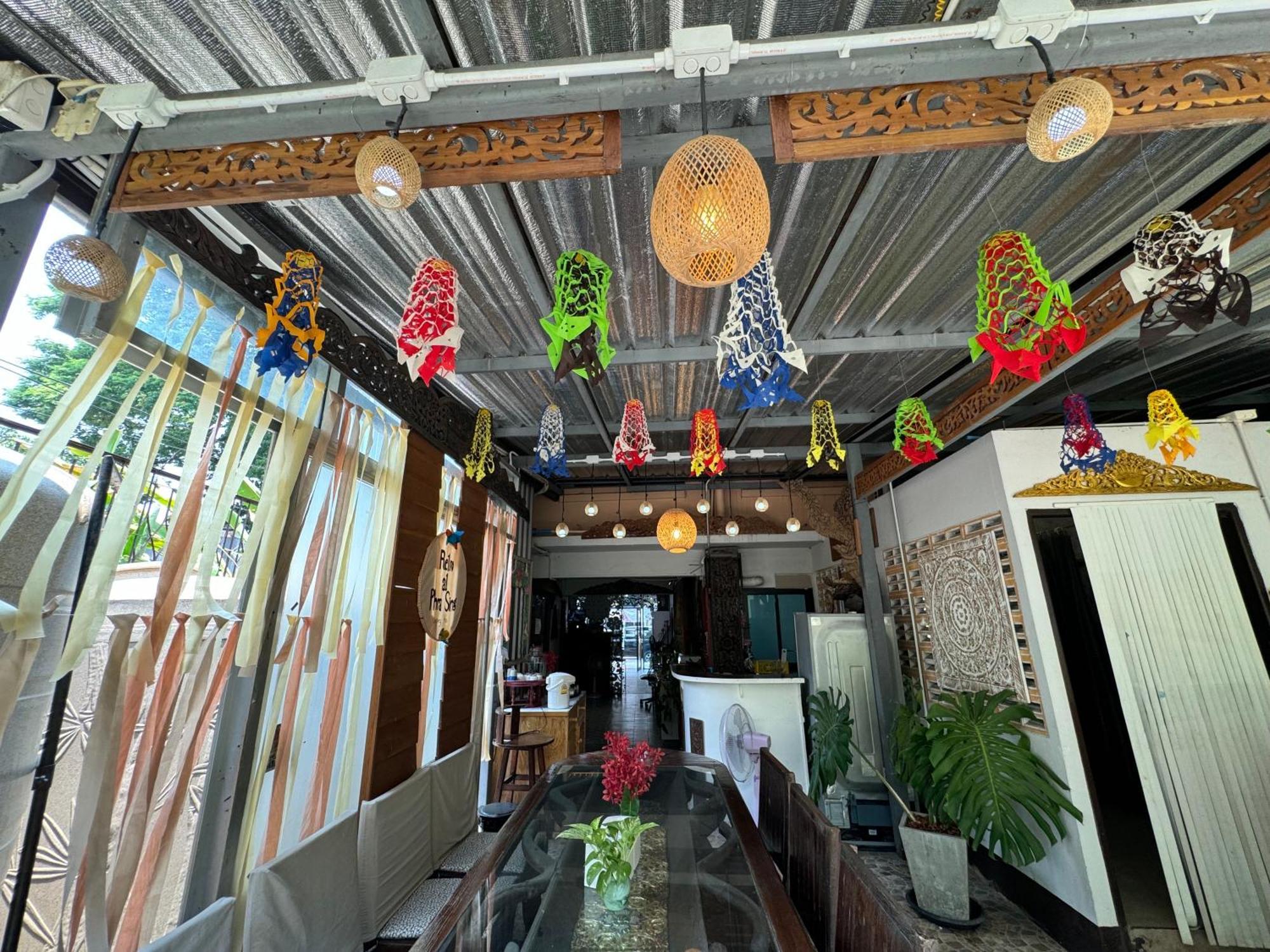 Retro At Phra Sing Rumah tetamu
