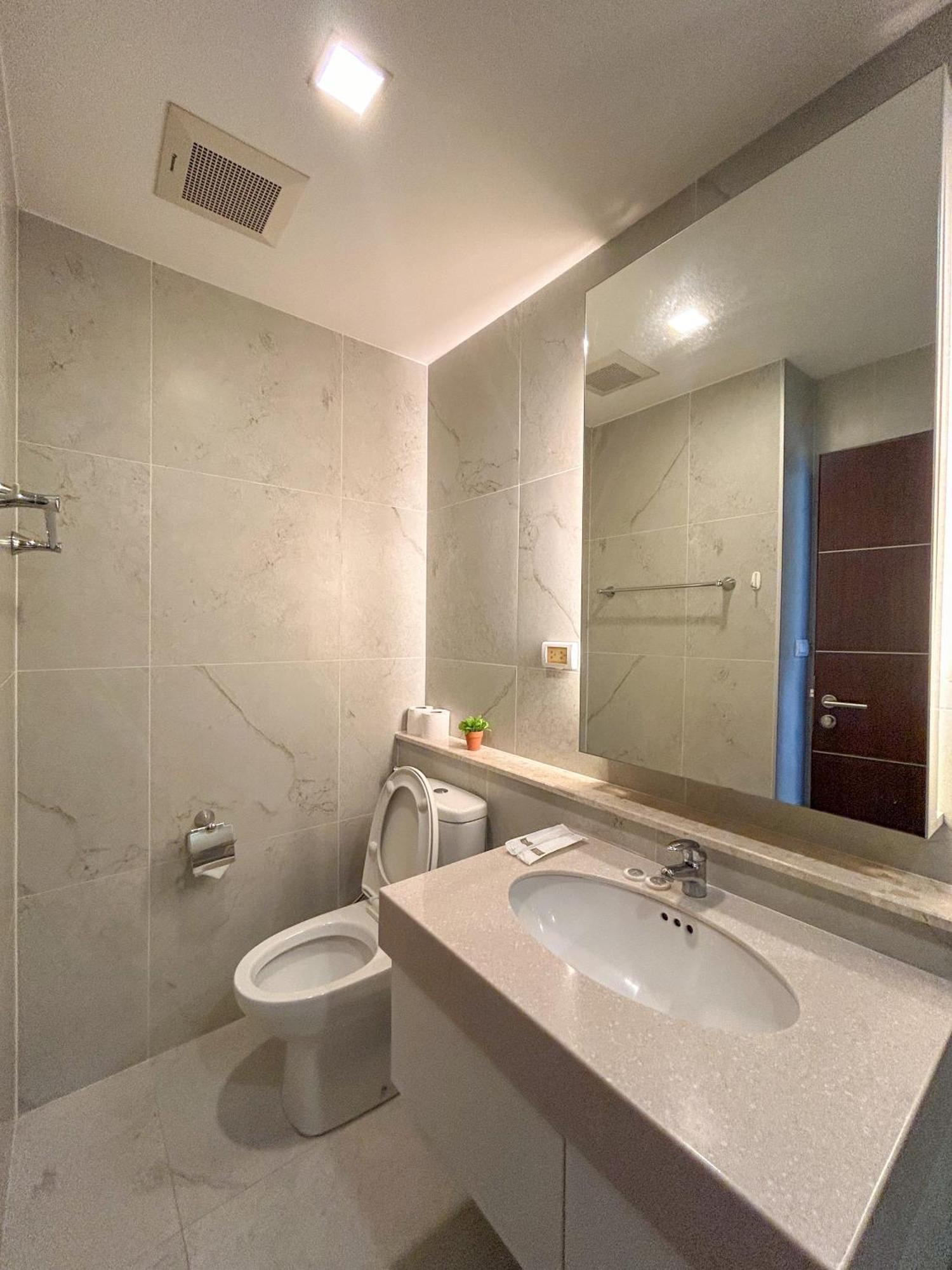 The Astra Chaing Mai Apartment *