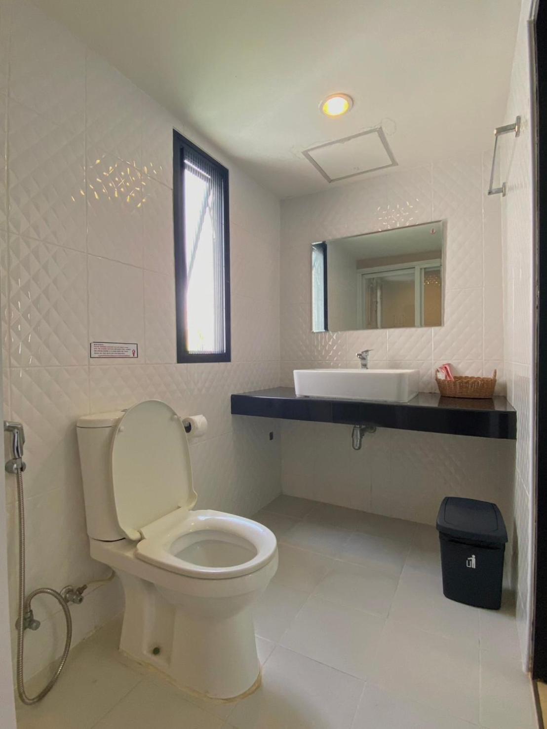Hostel Baan Ploy In (adults Only)