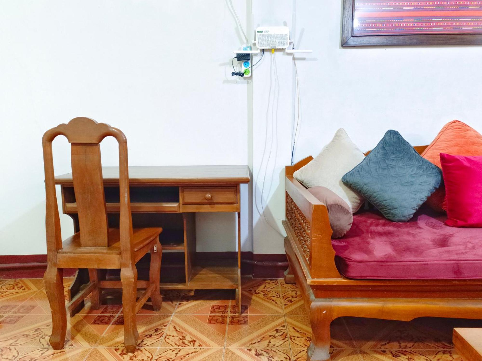Aphilapa House