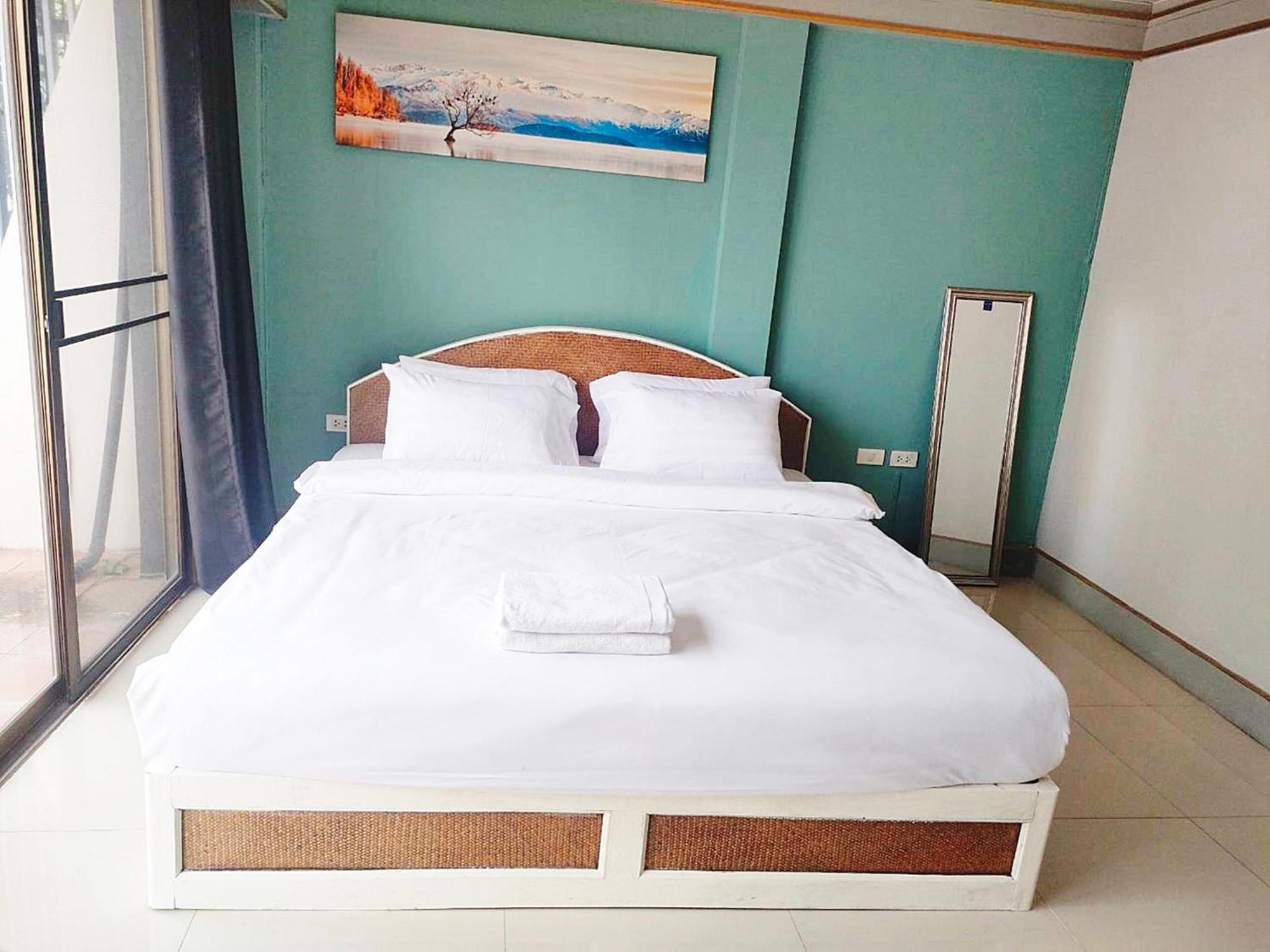 Mitr Nimman 12 Apartment