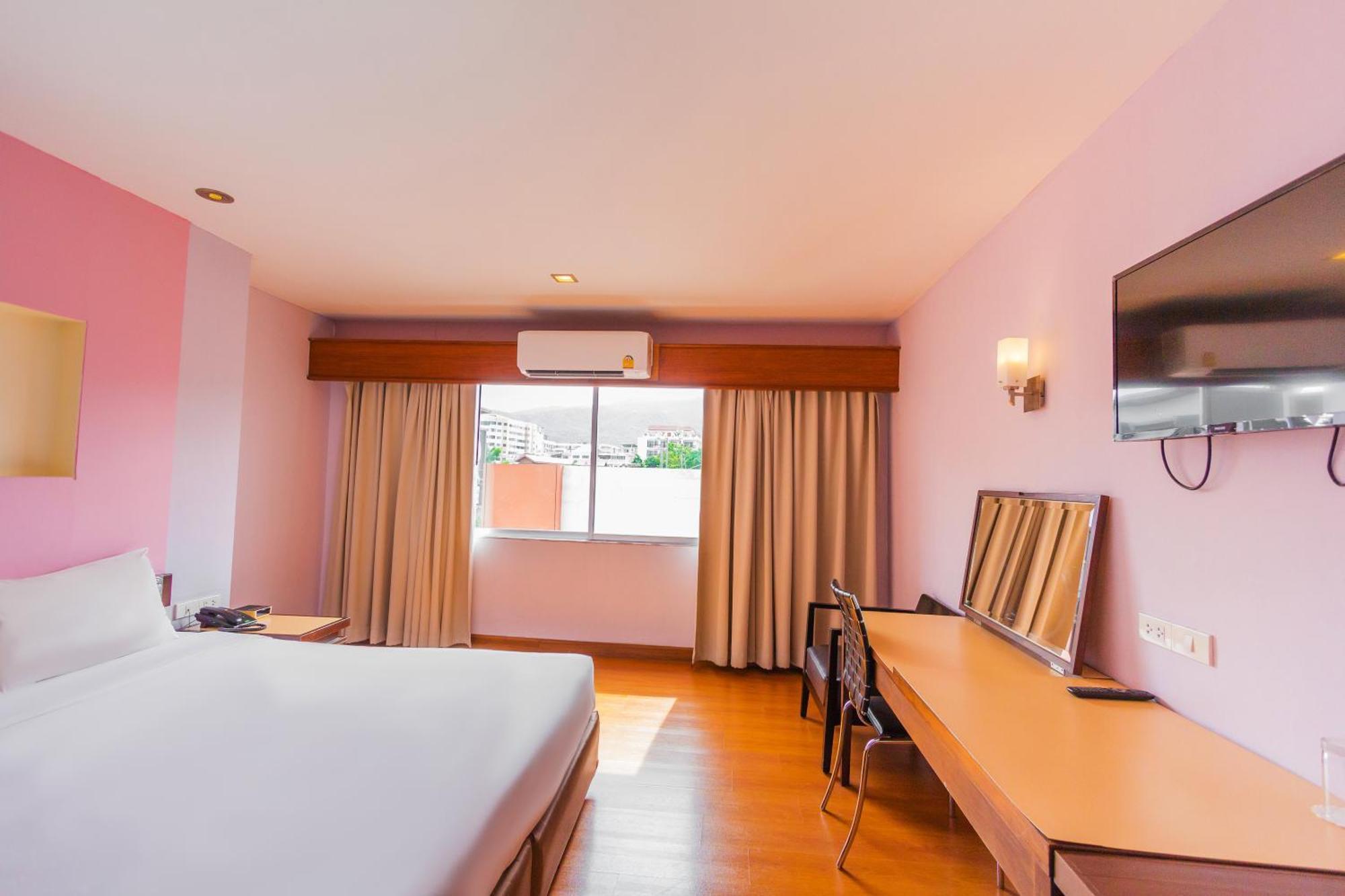 Mayflower Grande Hotel