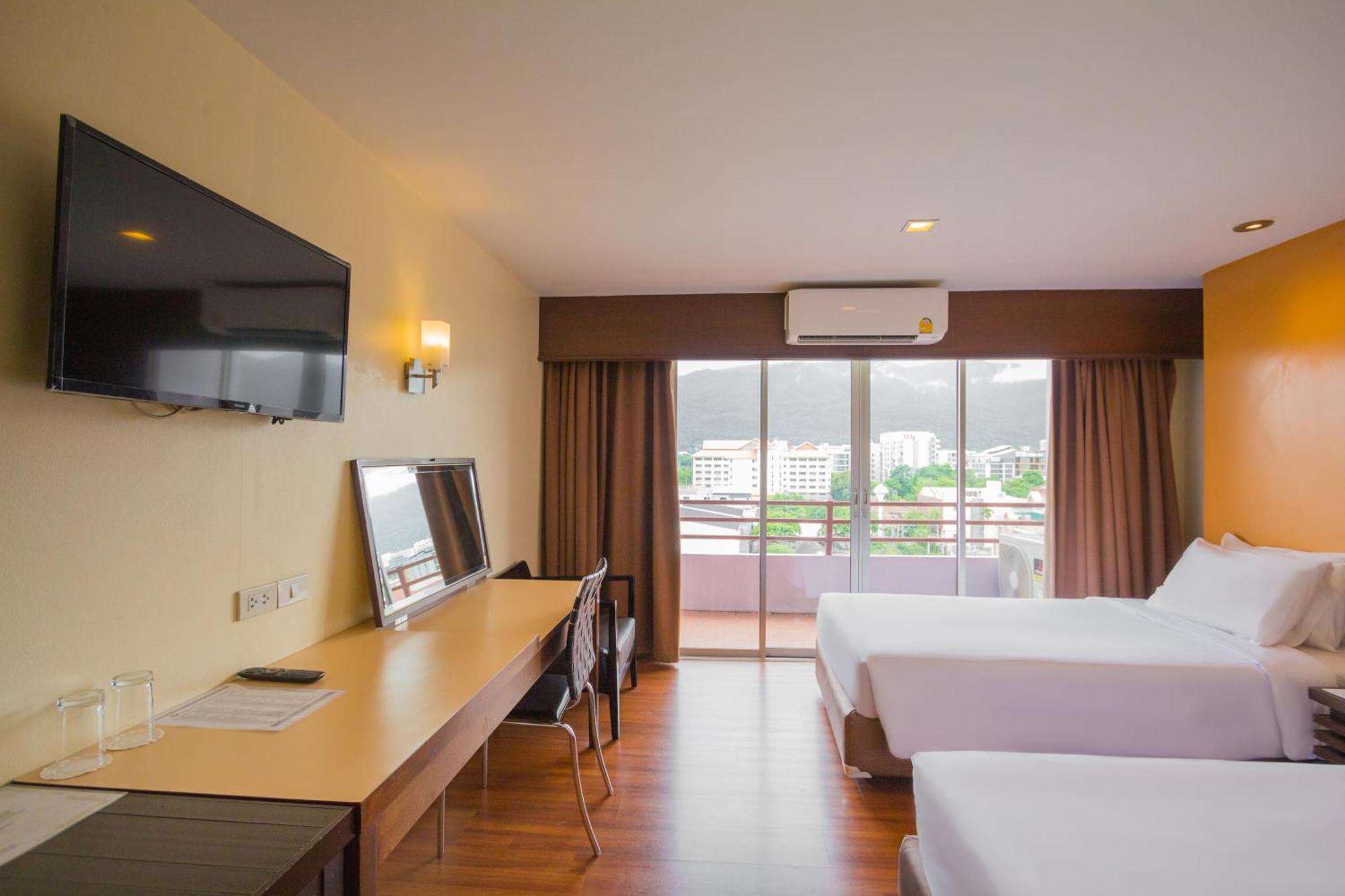 Mayflower Grande Hotel