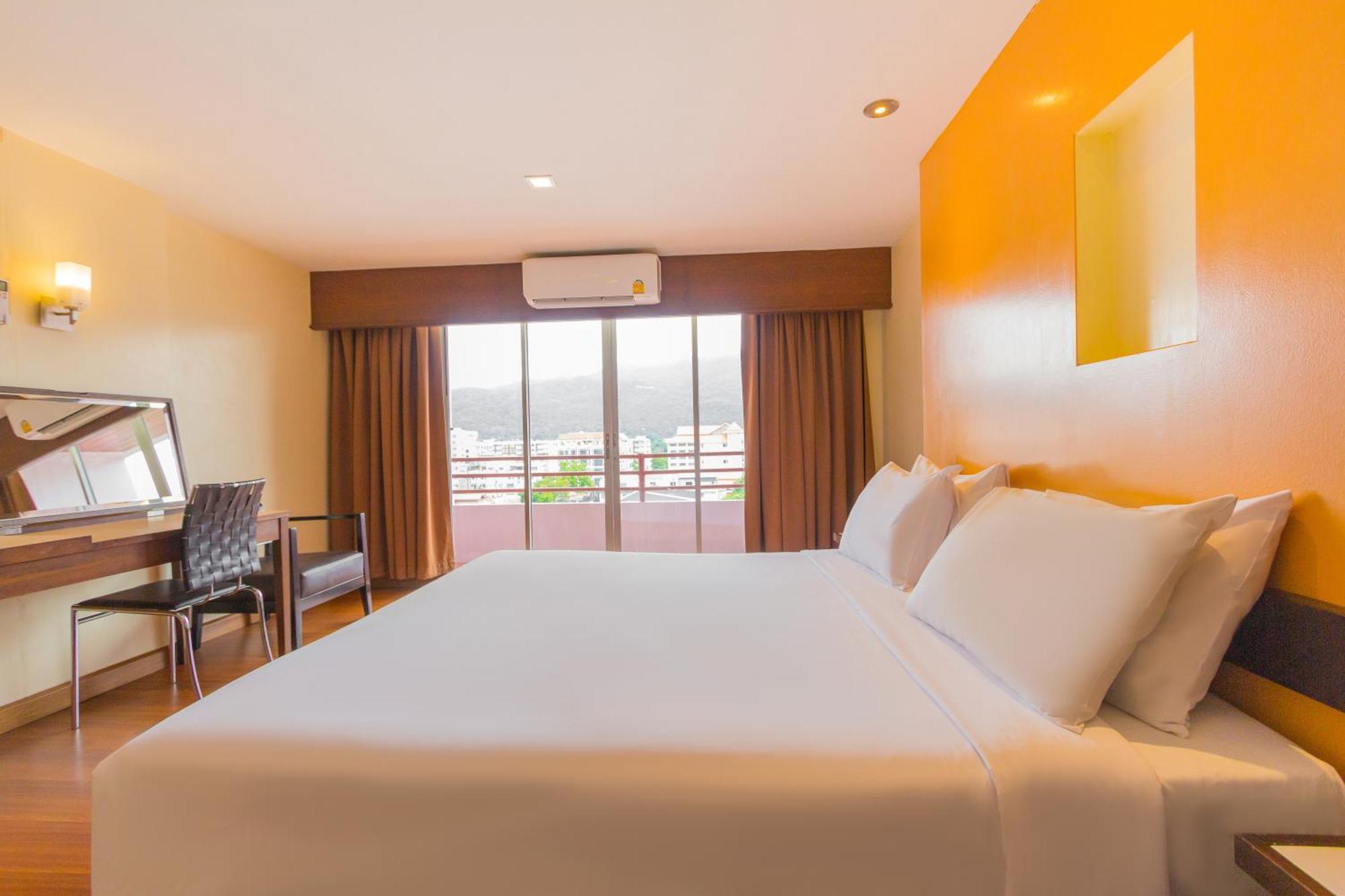 Mayflower Grande Hotel