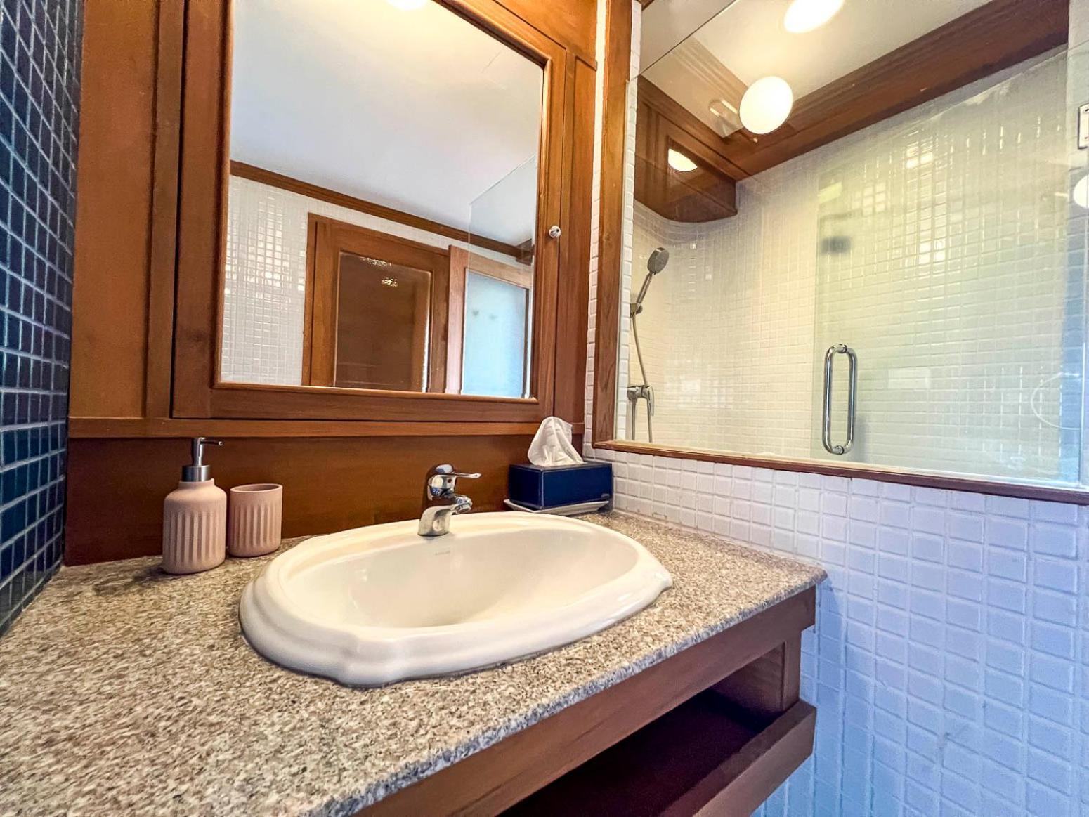 Apartment Luxe In Nimman- Cable Tv & Fibre Internet *