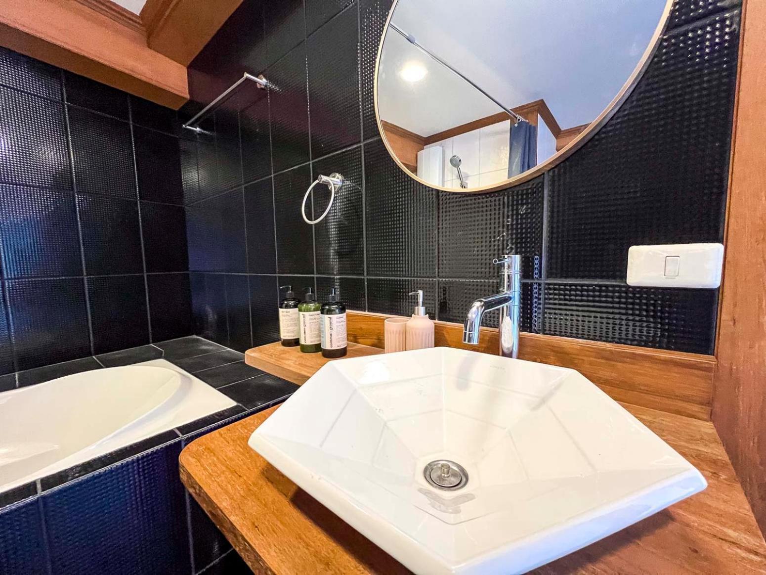 Apartment Luxe In Nimman- Cable Tv & Fibre Internet *