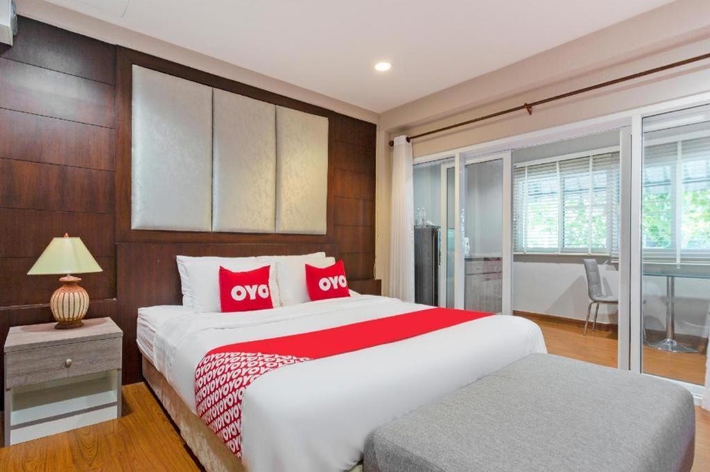 Hotel Oyo 995 Blue Cafe Chiang Mai