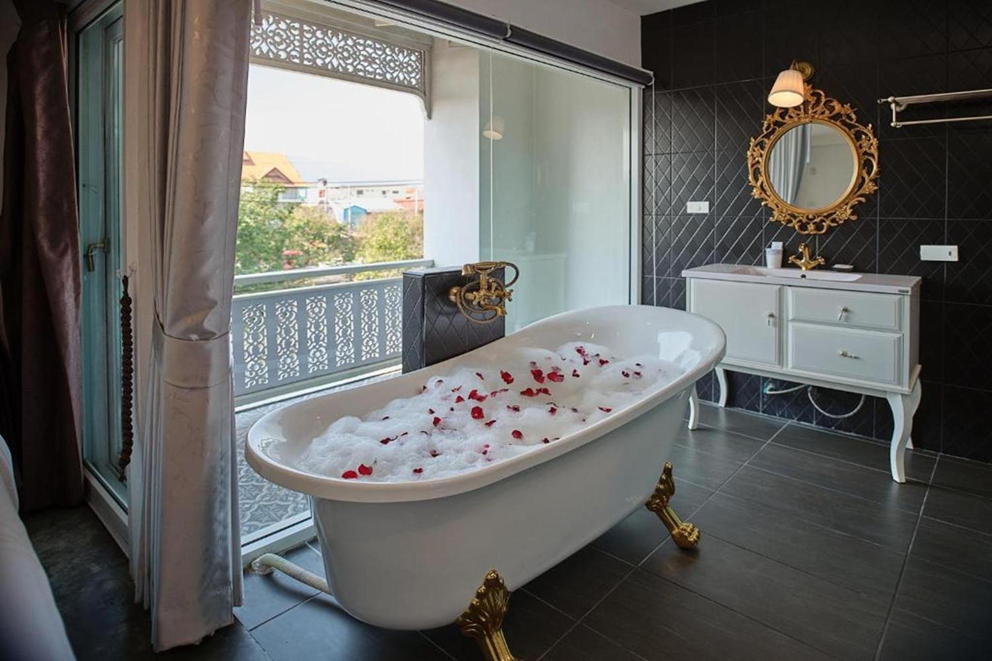 Nidhra Lanna Hotel 4*