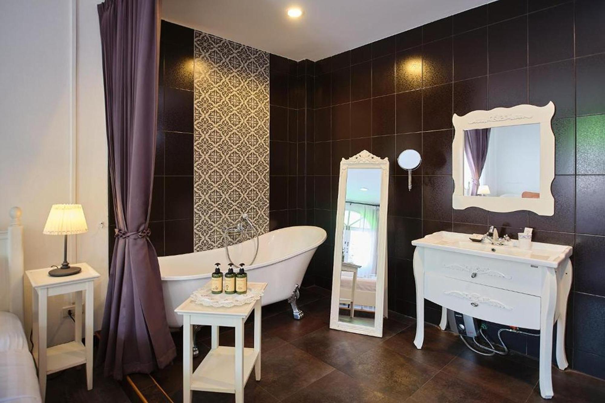 Nidhra Lanna Hotel 4*