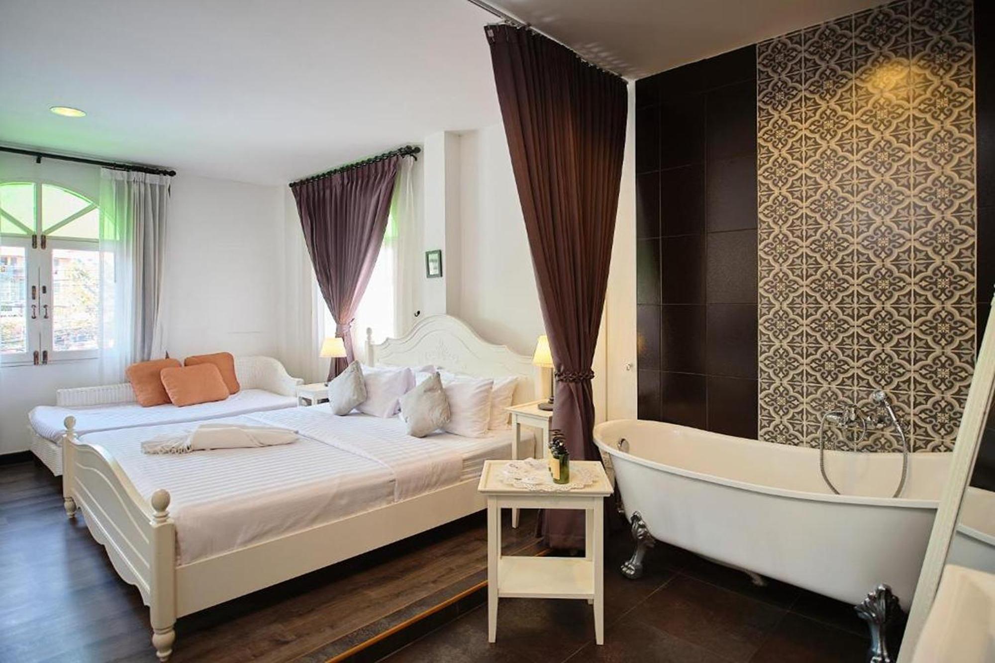 Hotel Nidhra Lanna 4*