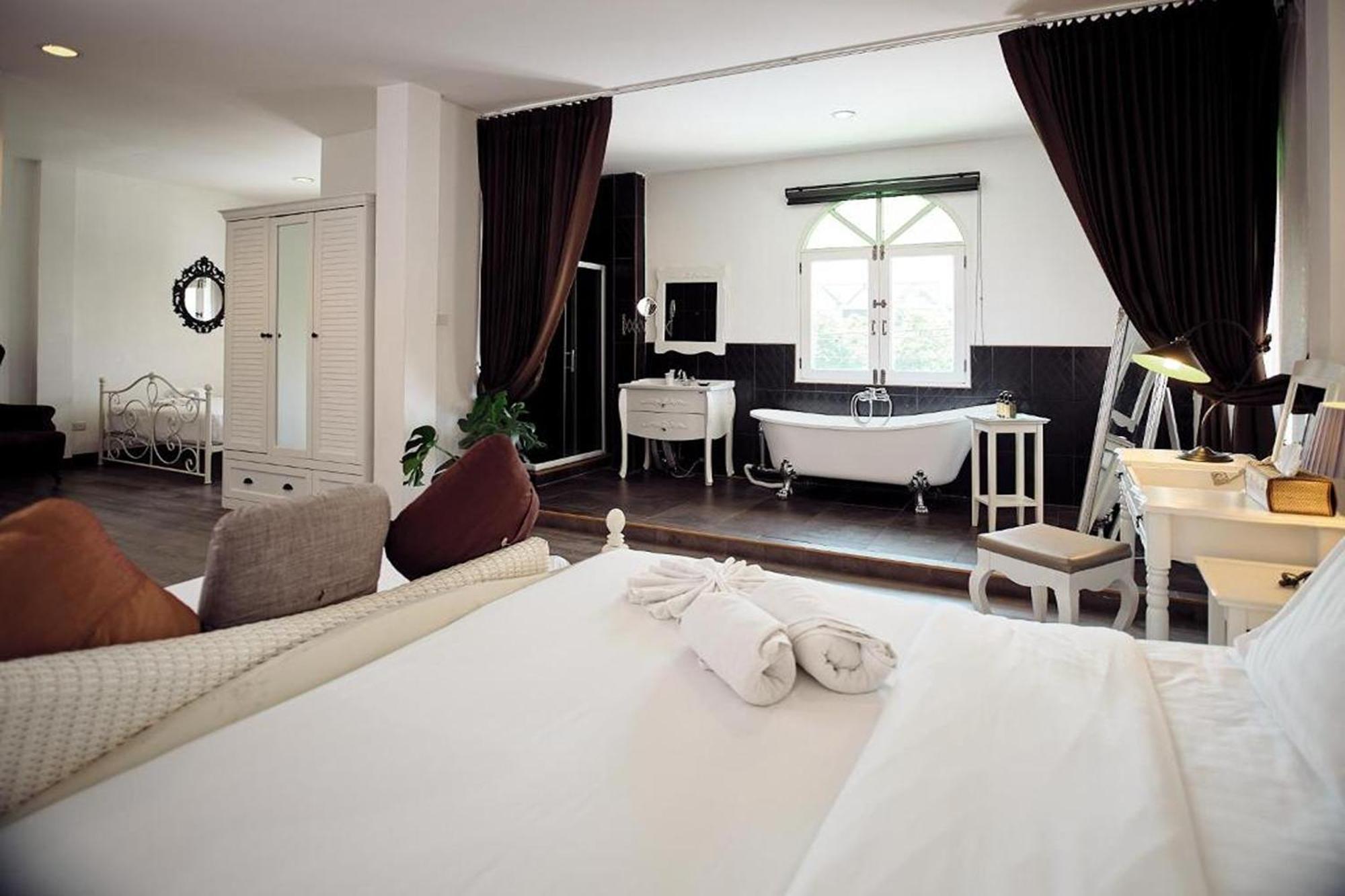 Hotel Nidhra Lanna Chiang Mai