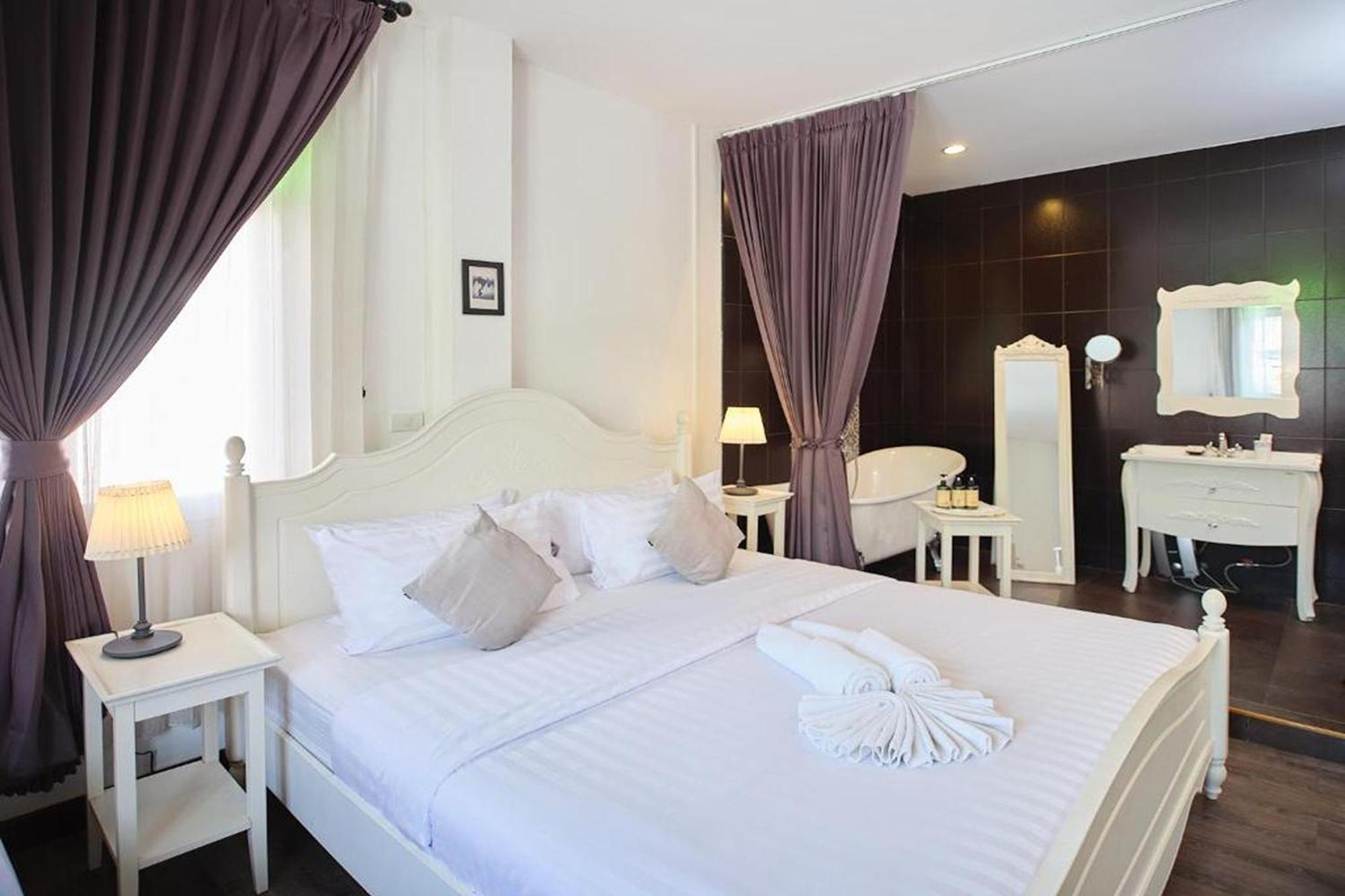 Nidhra Lanna Hotel