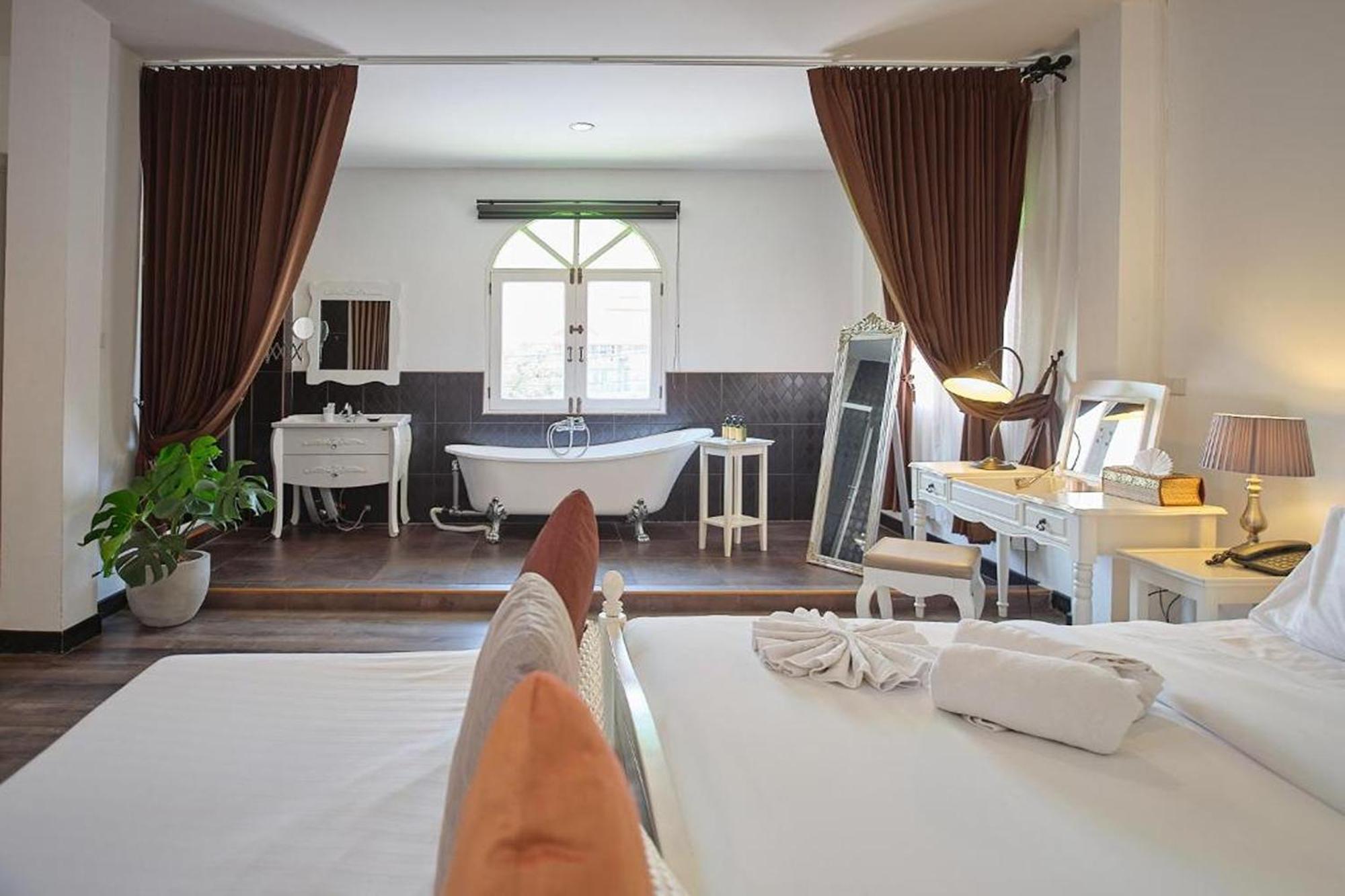 Hotel Nidhra Lanna 4*