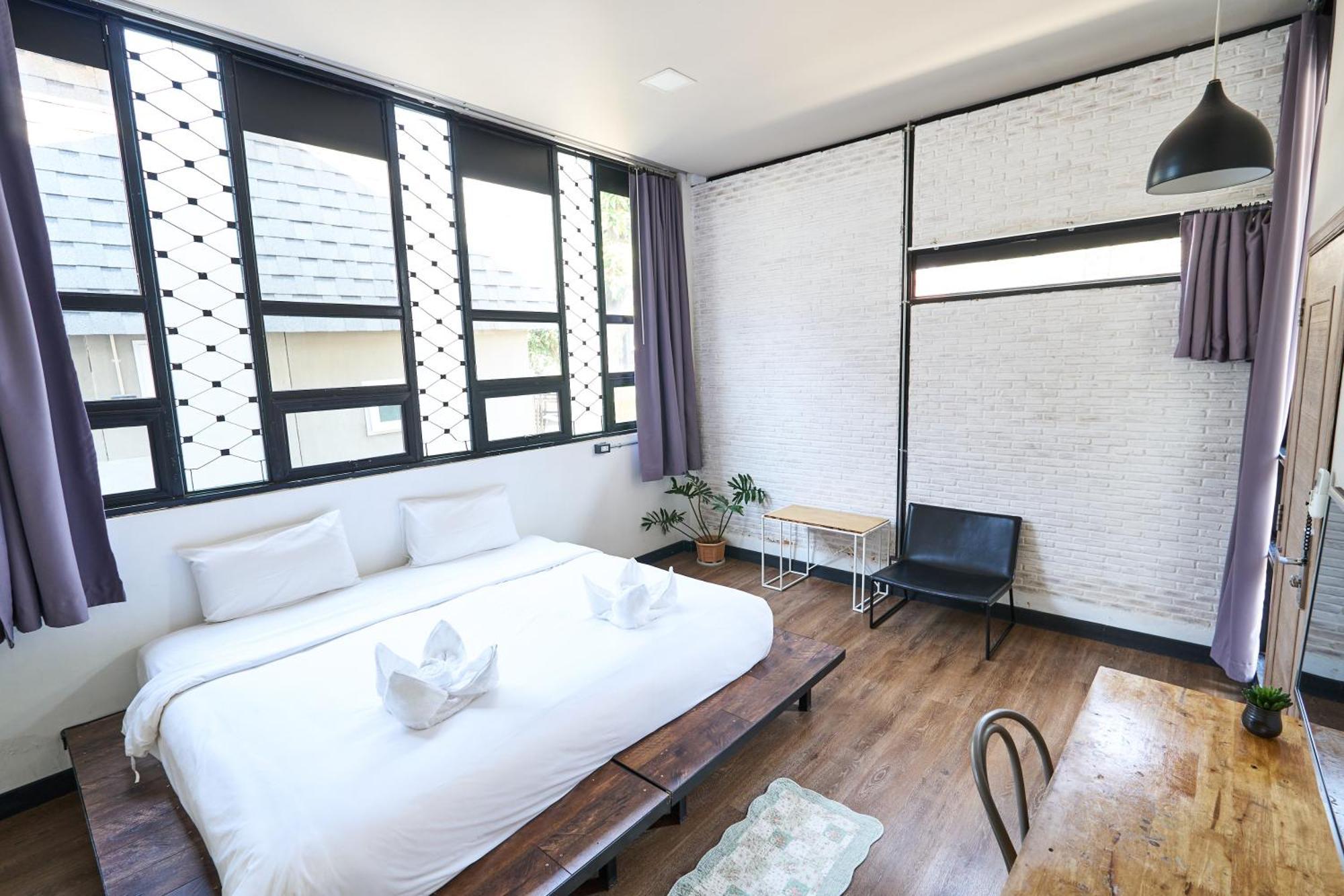 Sherloft & Hostel Chiang Mai