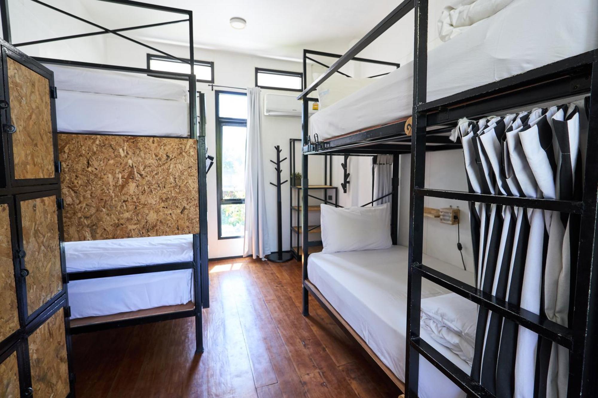 Sherloft & Hostel *