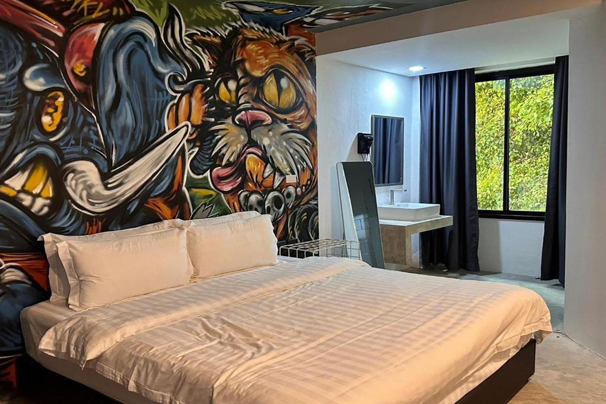 Apartment Bw Thai Art Style Chiang Mai