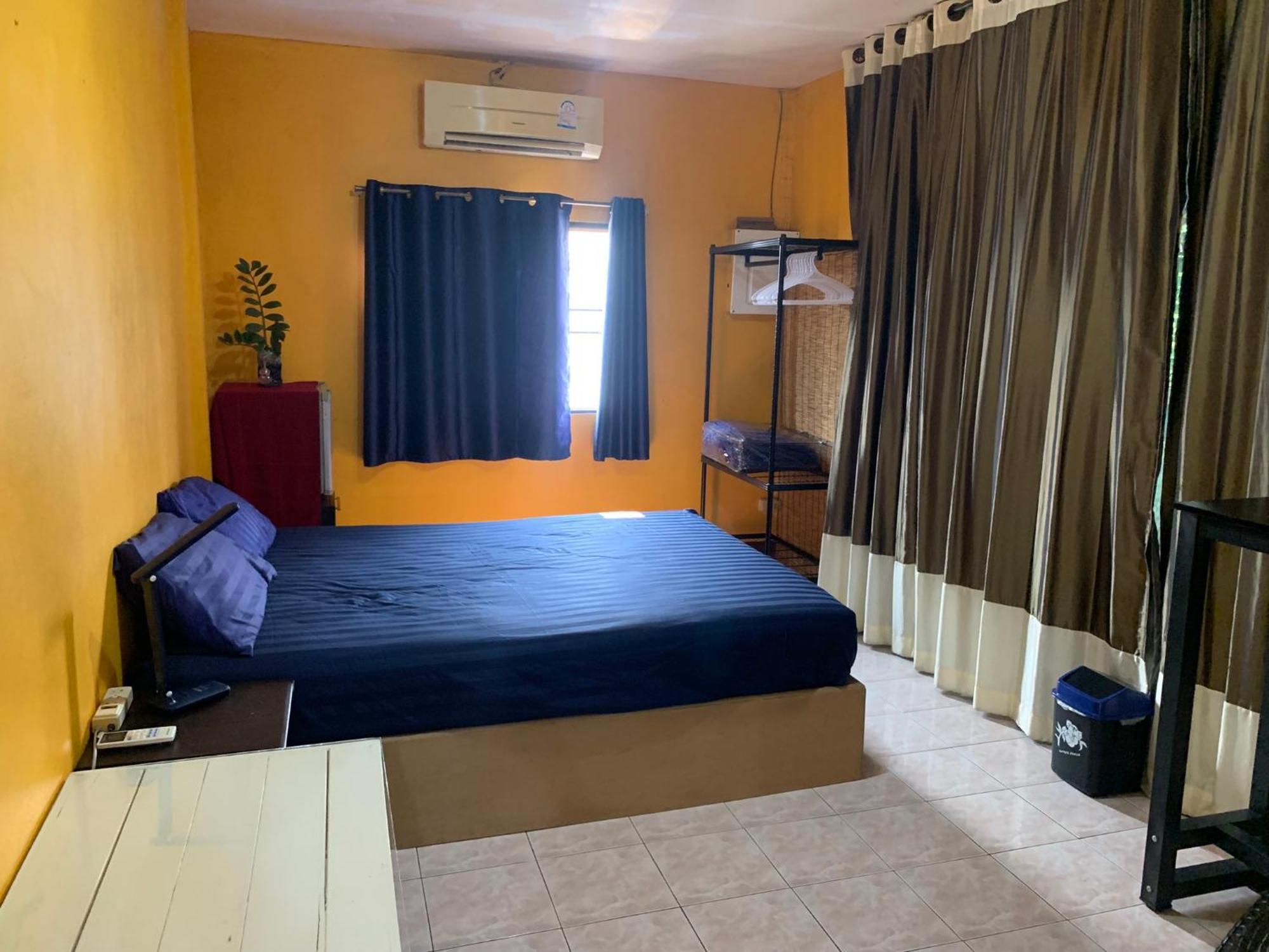 Homestay Private With Ac And Fan, Near Rajapruek Park