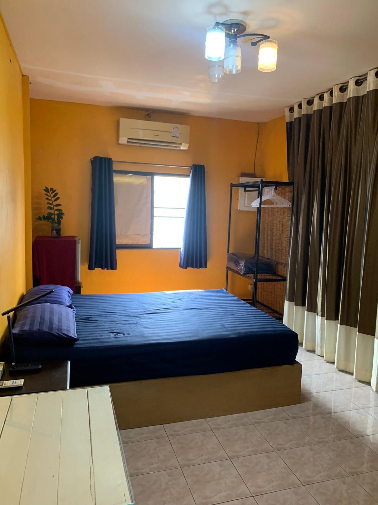 Private With Ac And Fan, Near Rajapruek Park Homestay