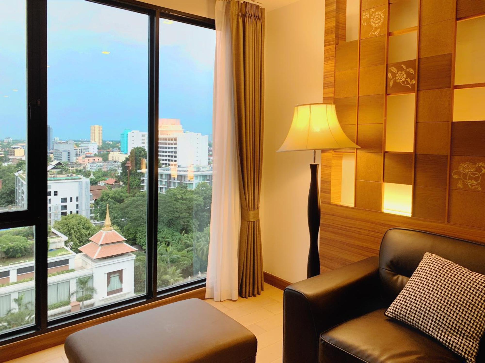 The Astra Cozy Living Apartment *