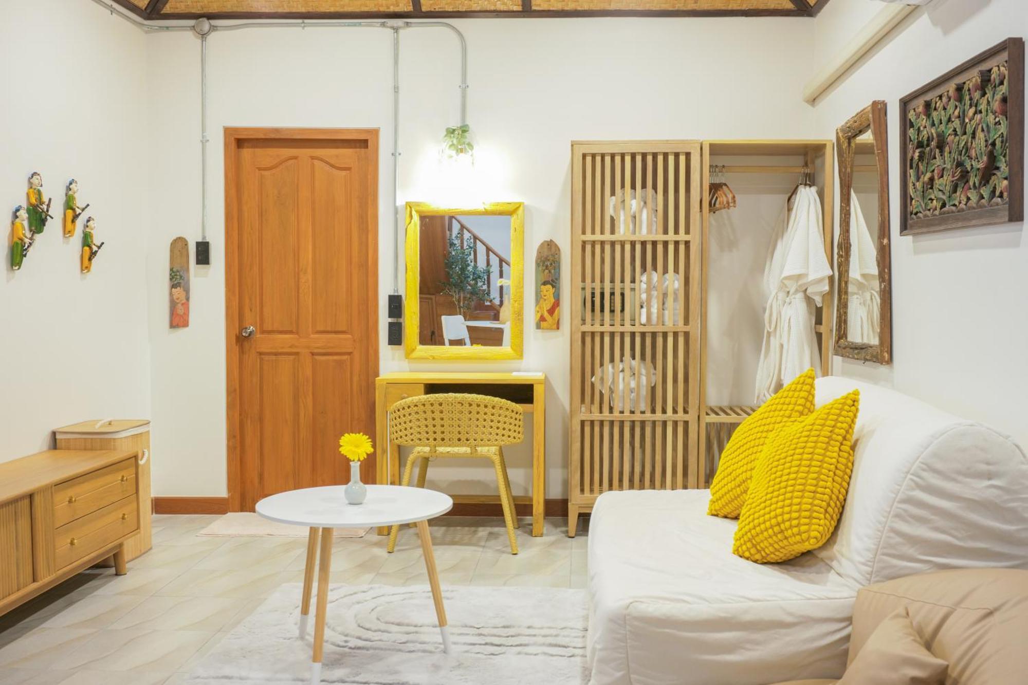 Resort Buri Gallery House