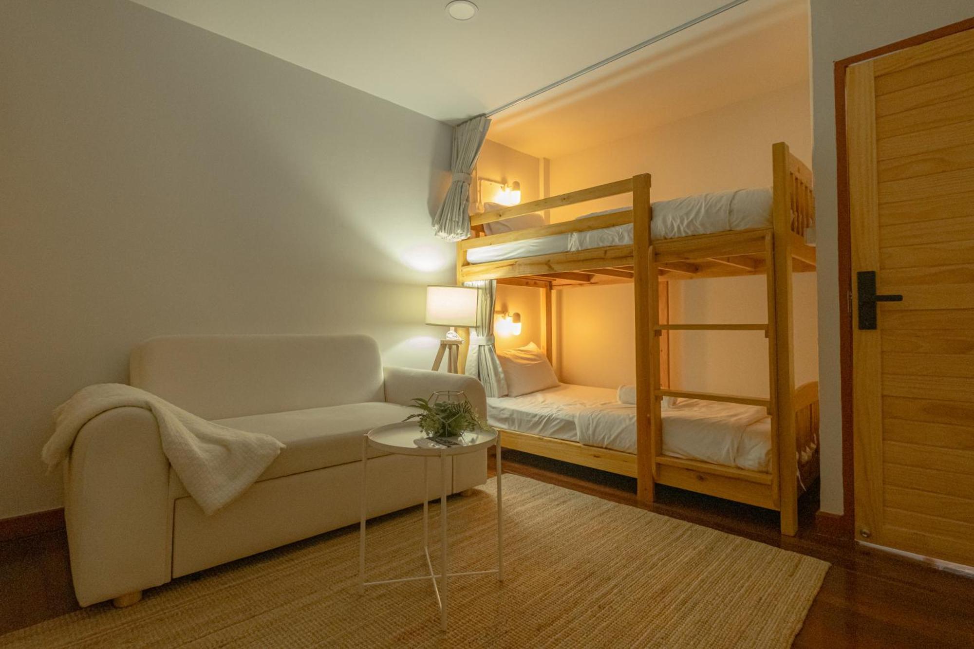 Hostel Story *