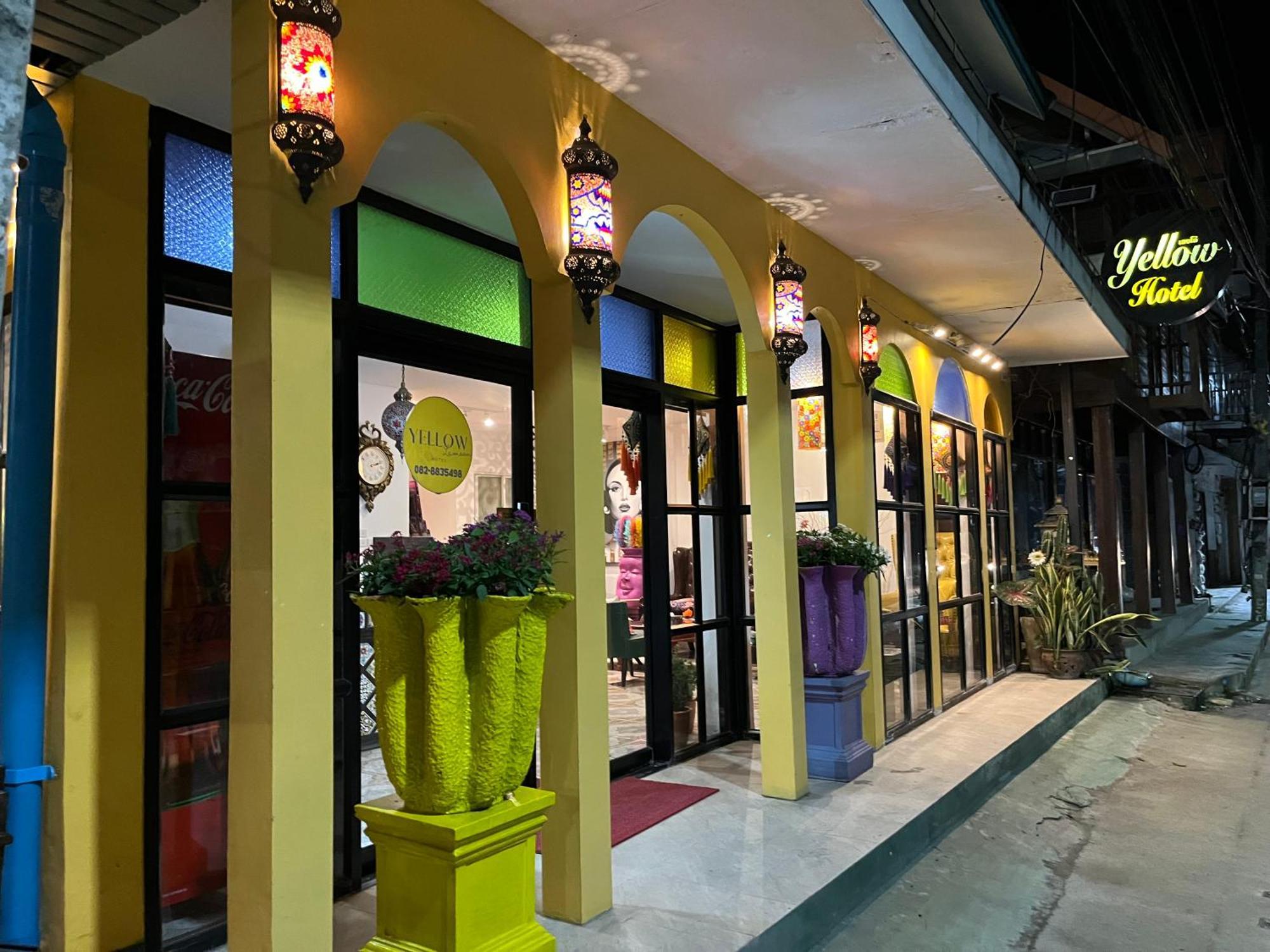 Yellow Lamoon Hotel