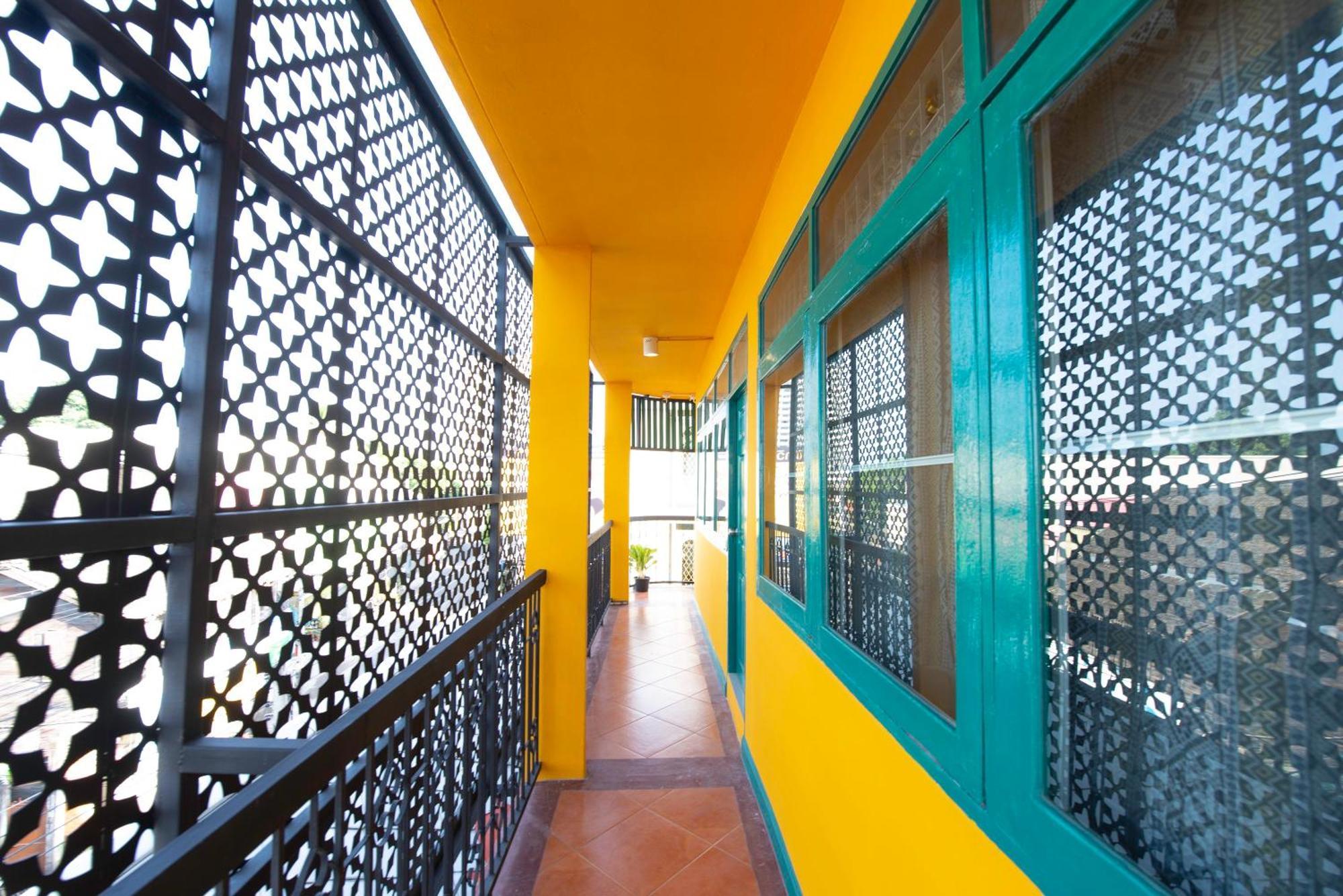 Hotel Yellow Lamoon 3*