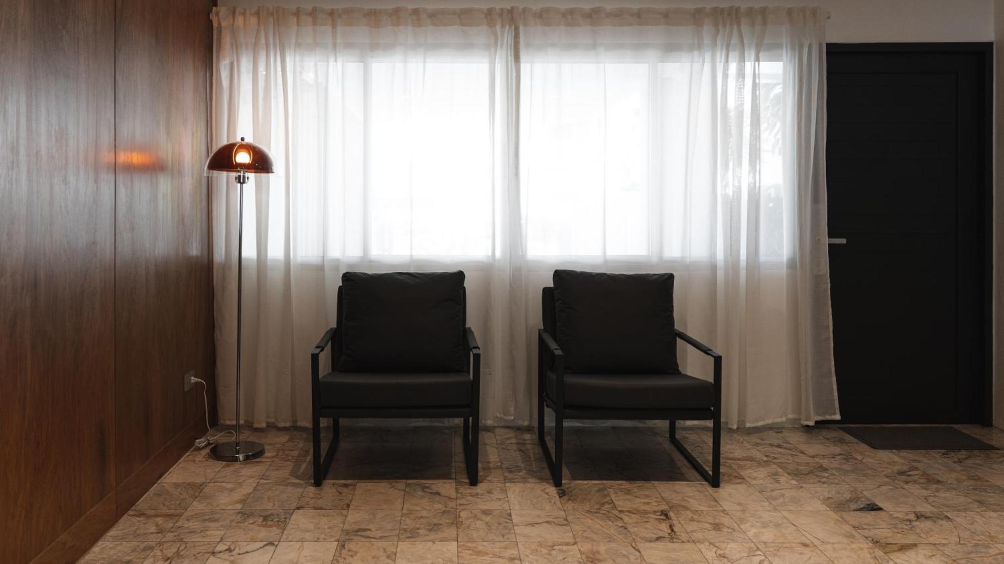 Flat And Fur 2br Mid-century 3mins To Nimman Airport Holiday home *