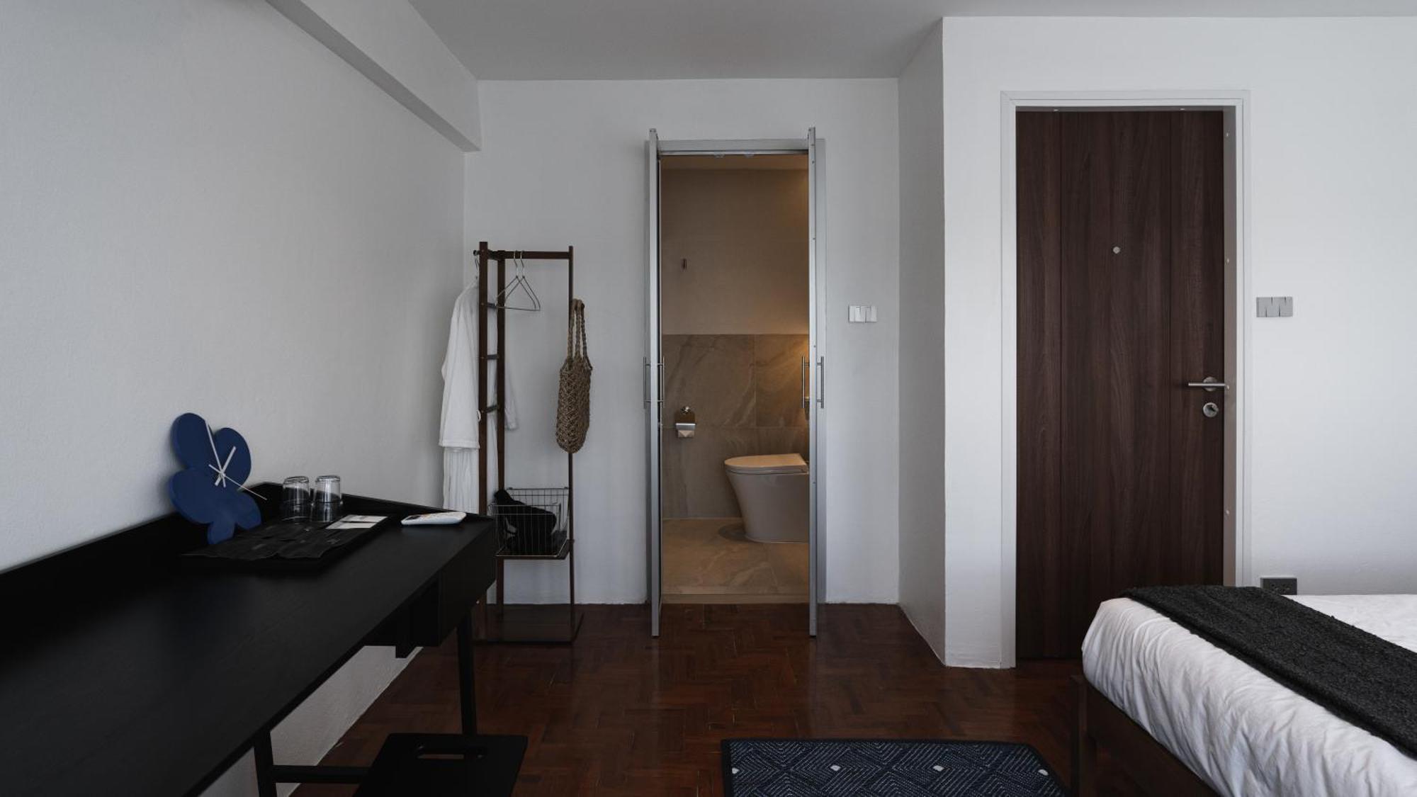 Flat And Fur 2br Mid-century 3mins To Nimman Airport Holiday home *