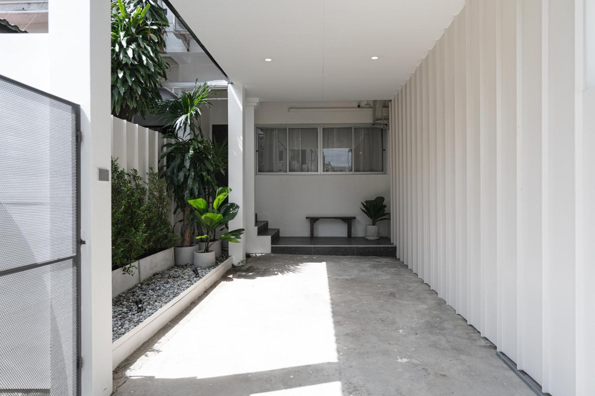 Flat And Fur 2br Mid-century 3mins To Nimman Airport Holiday home *