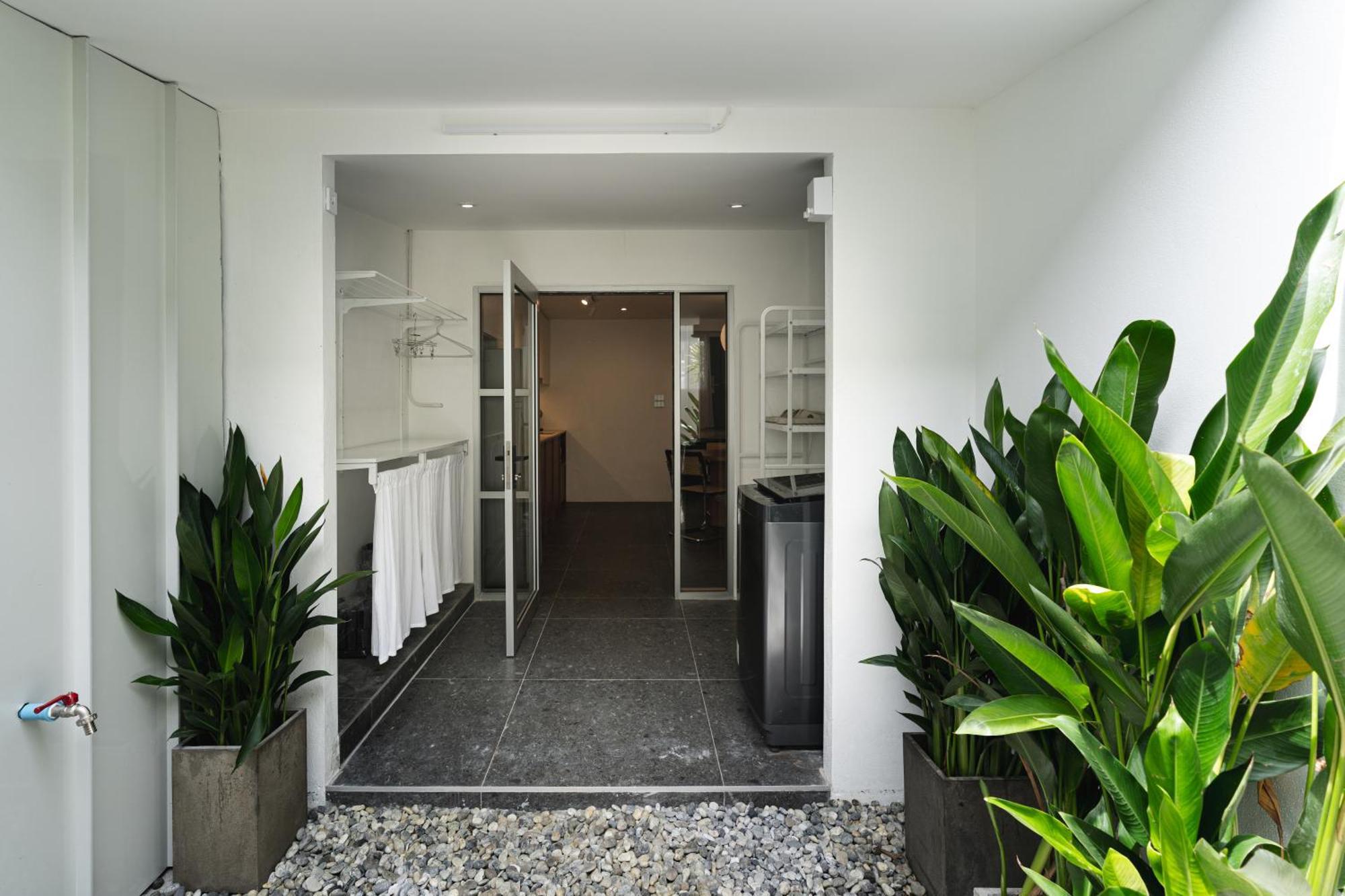 Flat And Fur 2br Mid-century 3mins To Nimman Airport Holiday home Chiang Mai