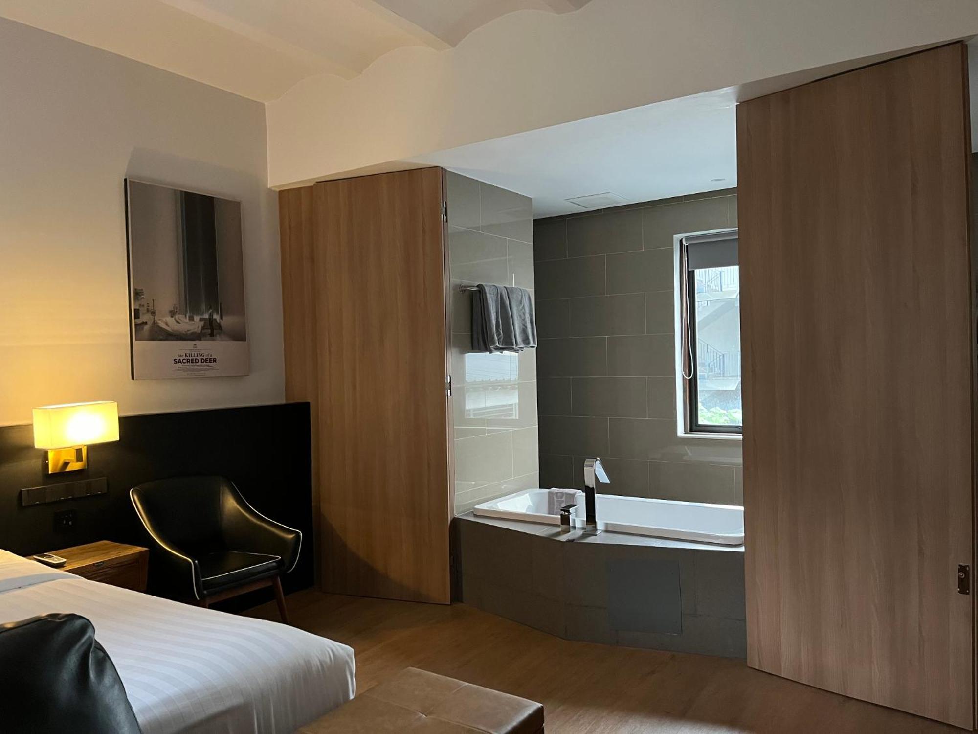 Noir Hotel 3*