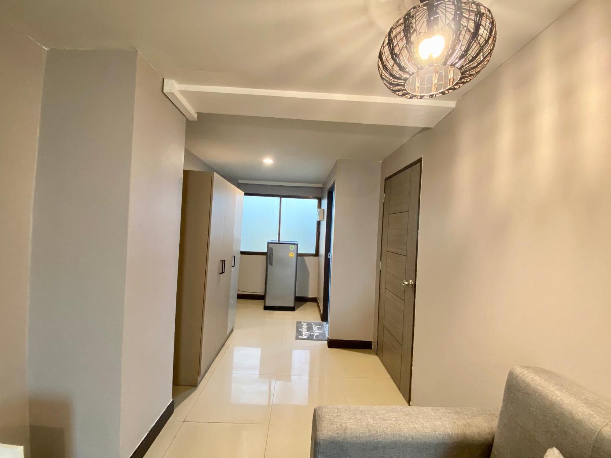 Townhome 3 Beds 3 Baths Peaceful Full Funiture&air Con