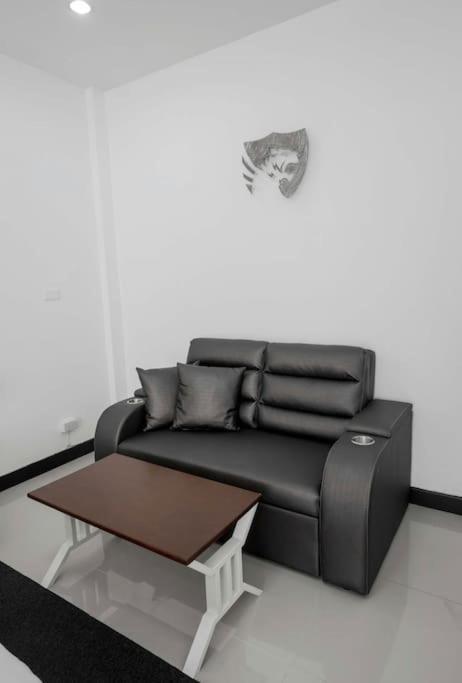 Skyzie Nimman With Airport Pick Up Apartment