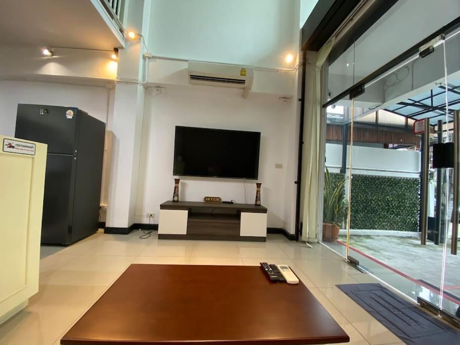 Apartment Skyzie Nimman With Airport Pick Up *