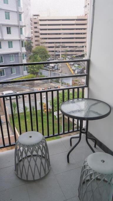 Skyzie Nimman With Airport Pick Up Apartment