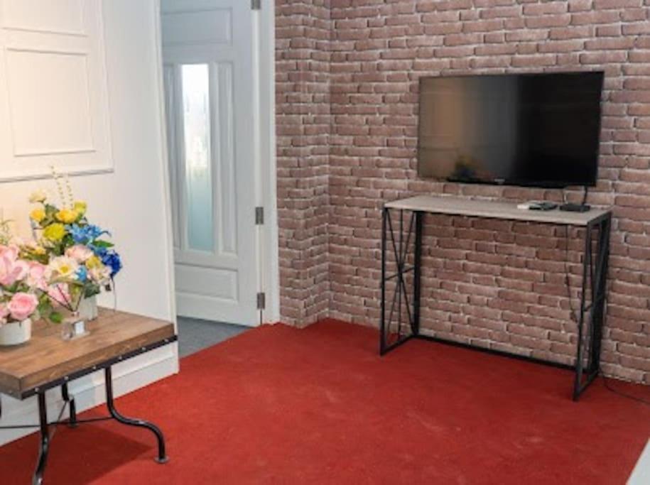 Skyzie Nimman With Airport Pick Up Apartment