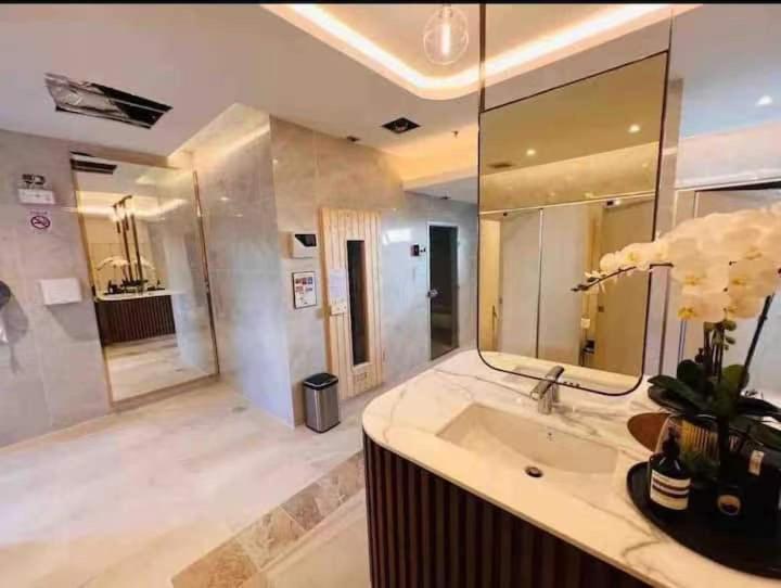 Aparthotel The Astra Sky River 2bd Cozy 45 Sqm Night Bazaar Old Town Chiang Mai