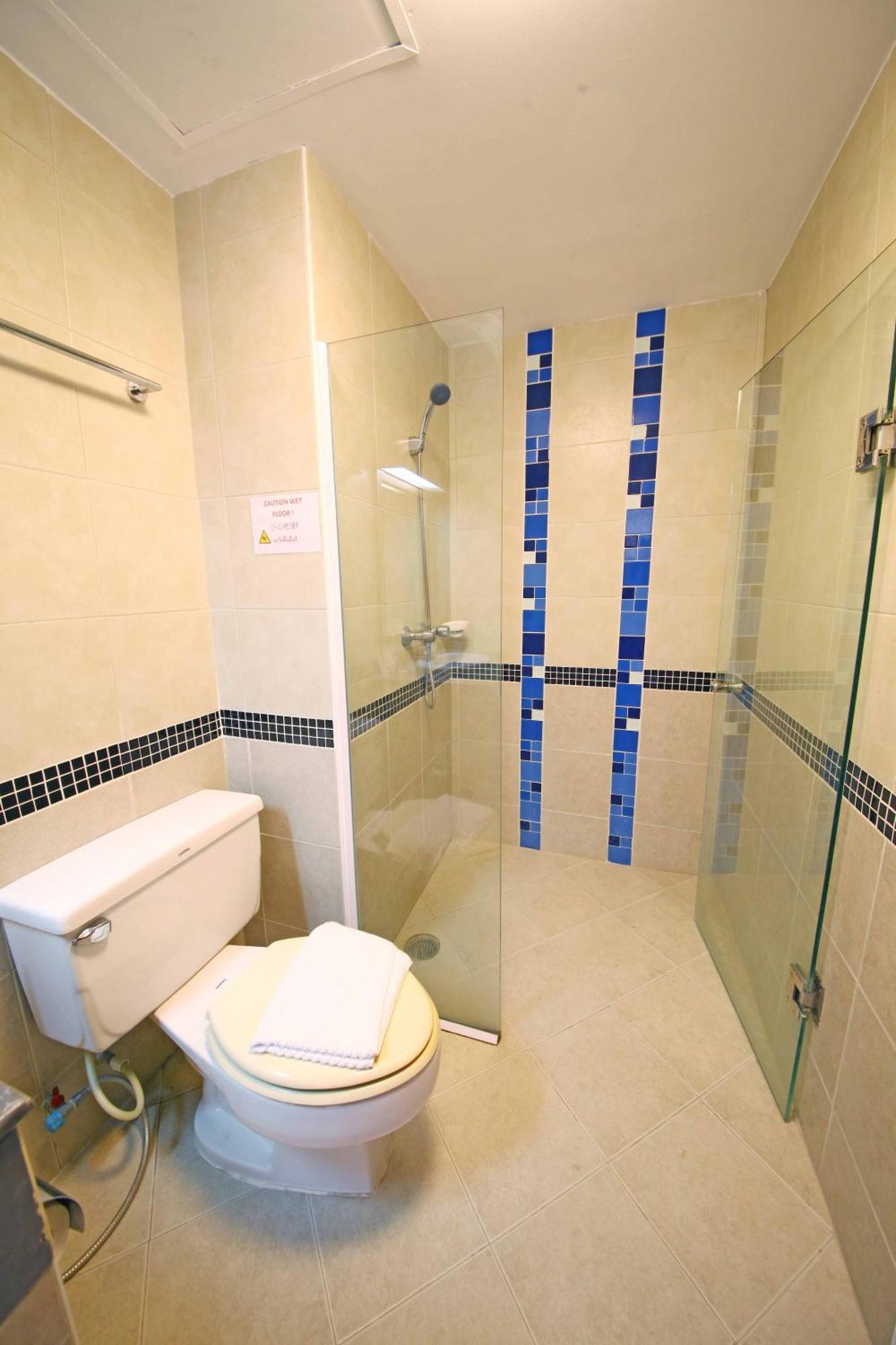 Jade Tower Hotel 3*