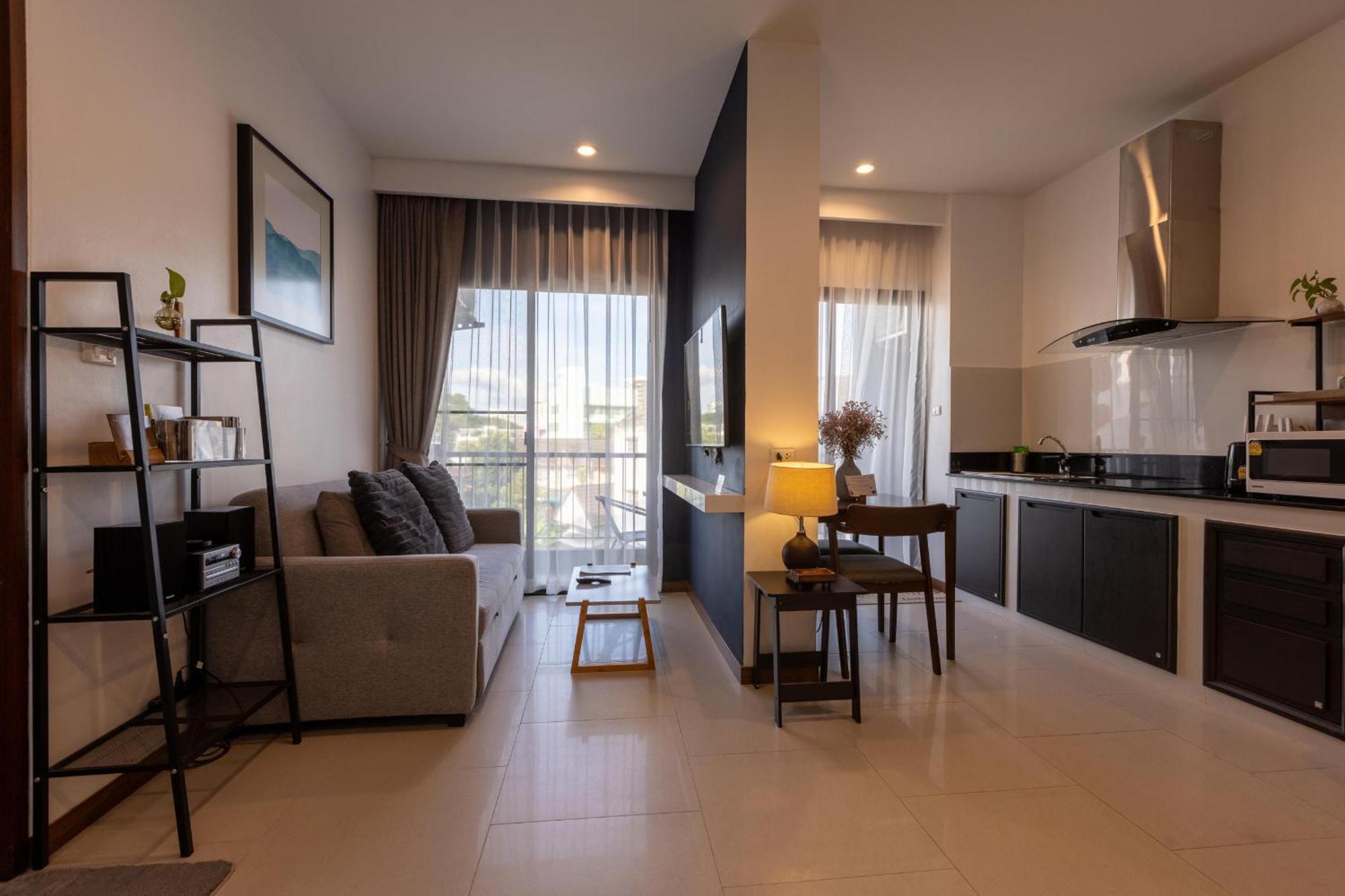 Amiri Place 3*