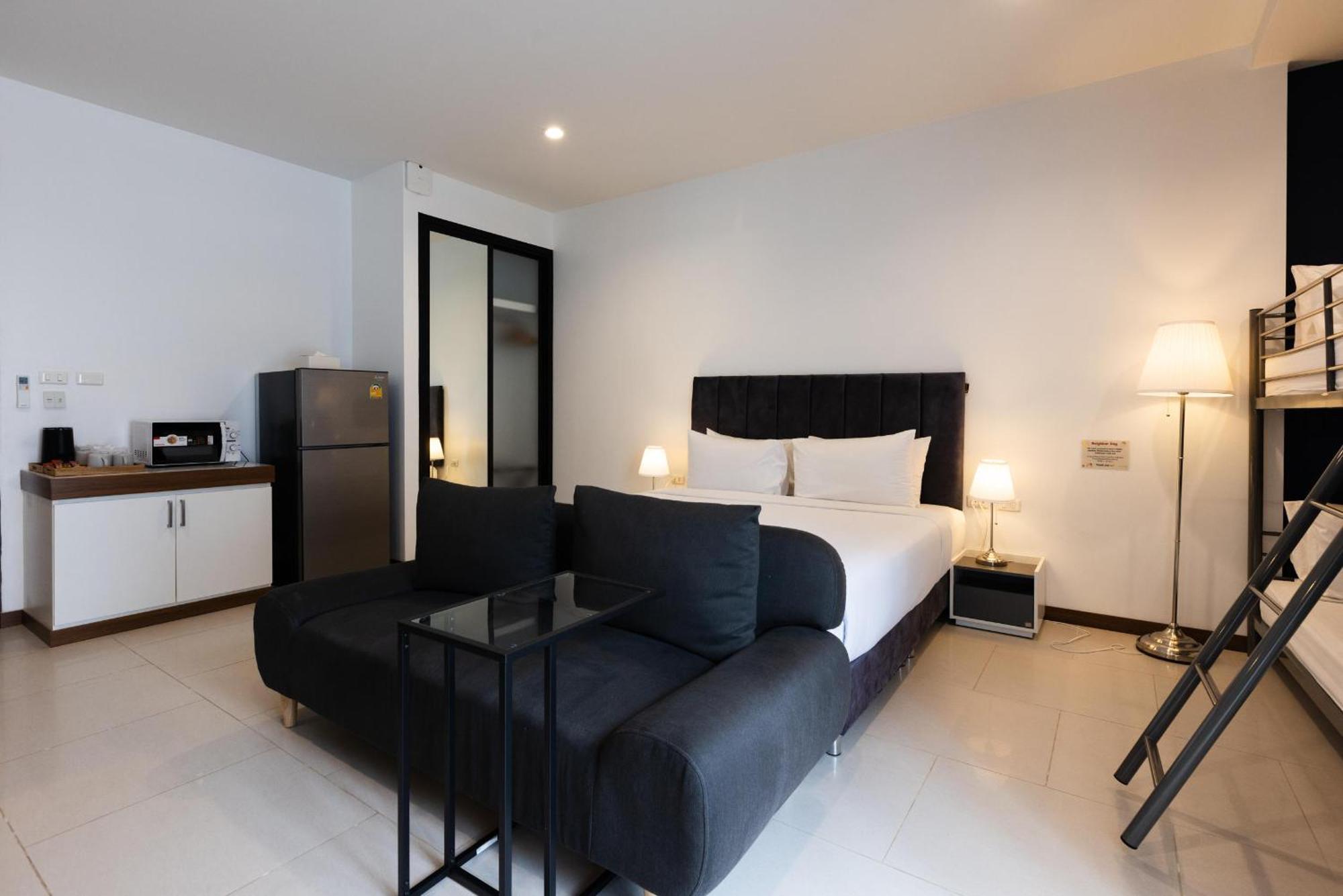 Amiri Place 3*