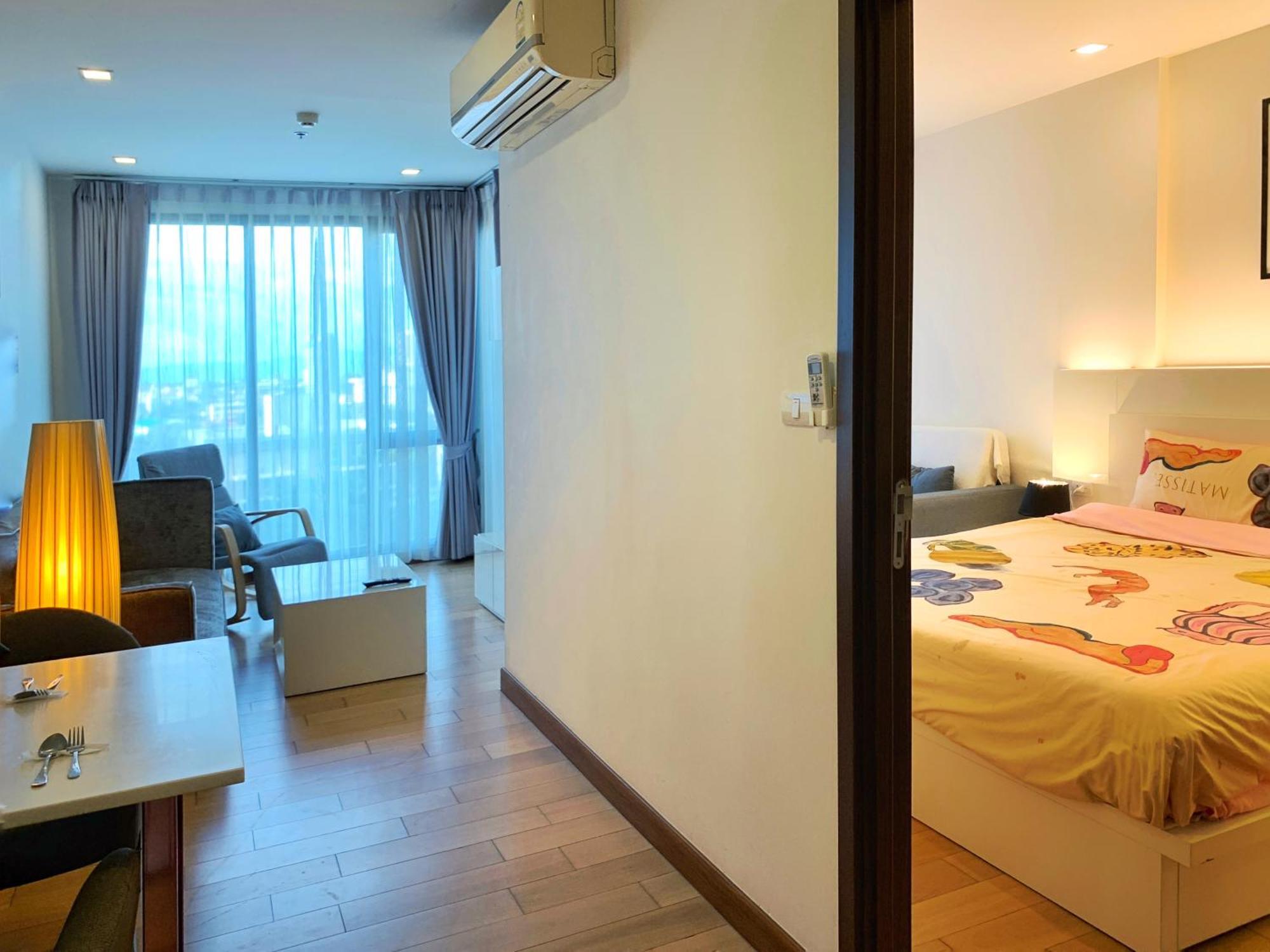 The Astra Cozy Living Apartment *