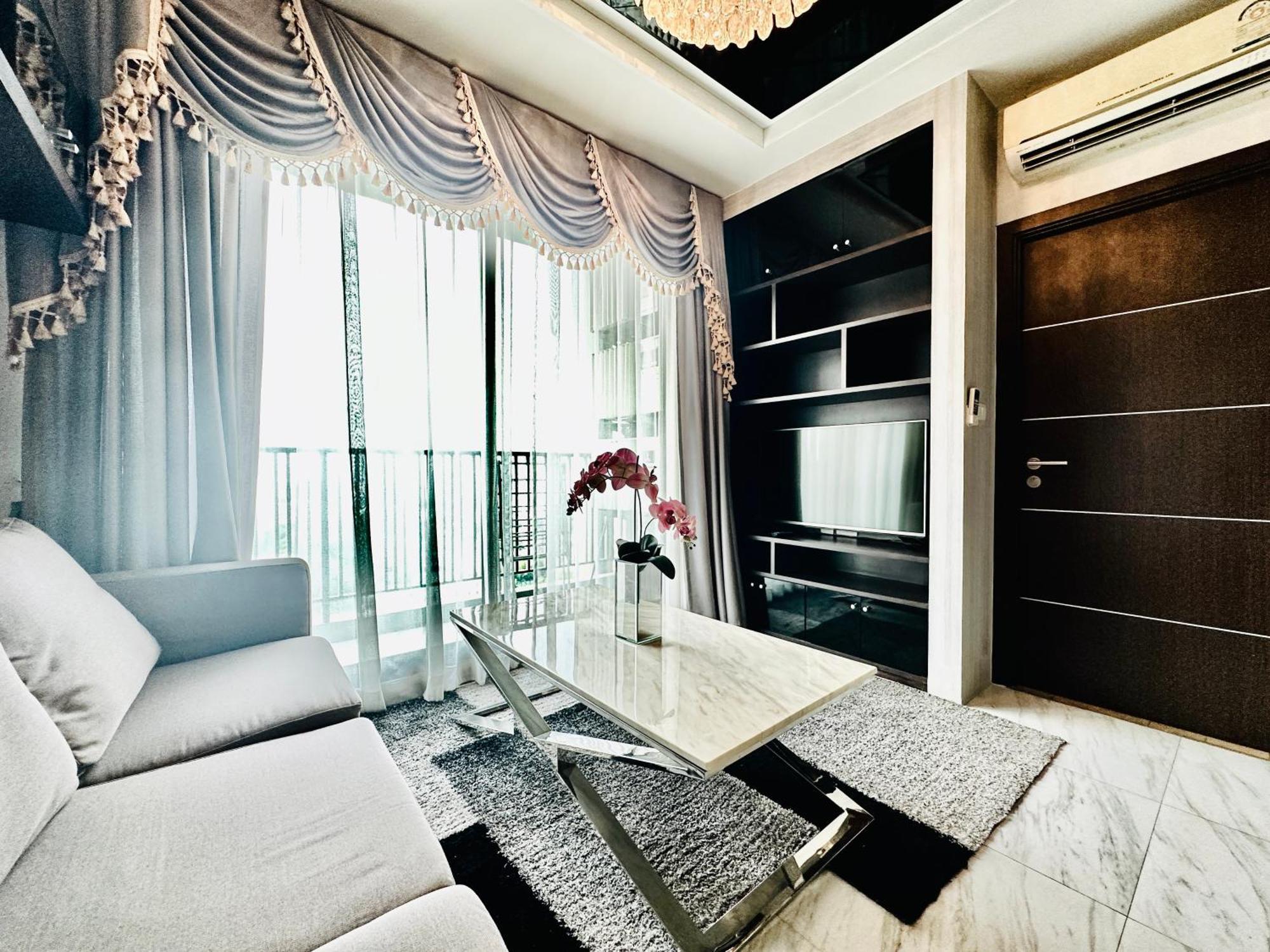 Apartment The Astra 2bedroom 65sqm,close Night Bazaar And Old City Chiang Mai