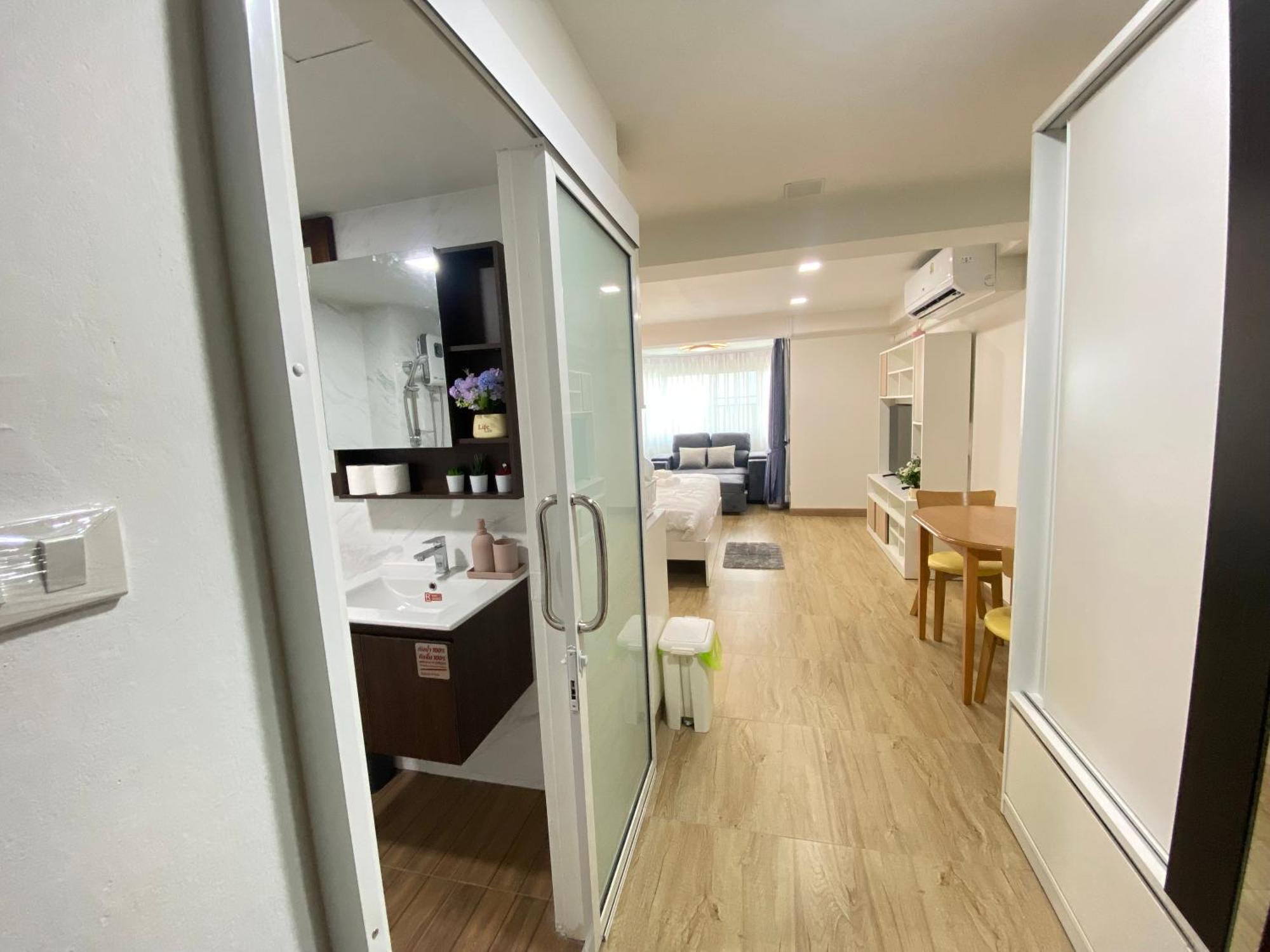 Fully New In Hillside Condo2, Nimmanhaemin Apartment *