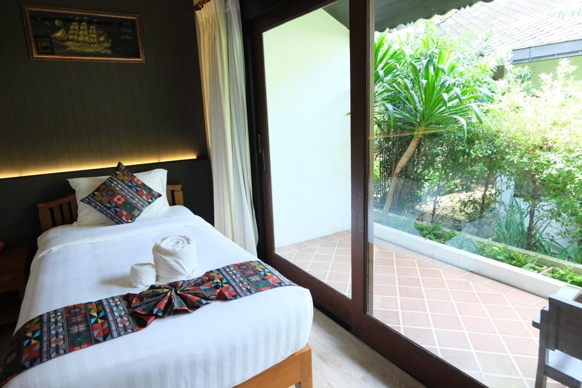 Vimarn Kaew Village And 3*