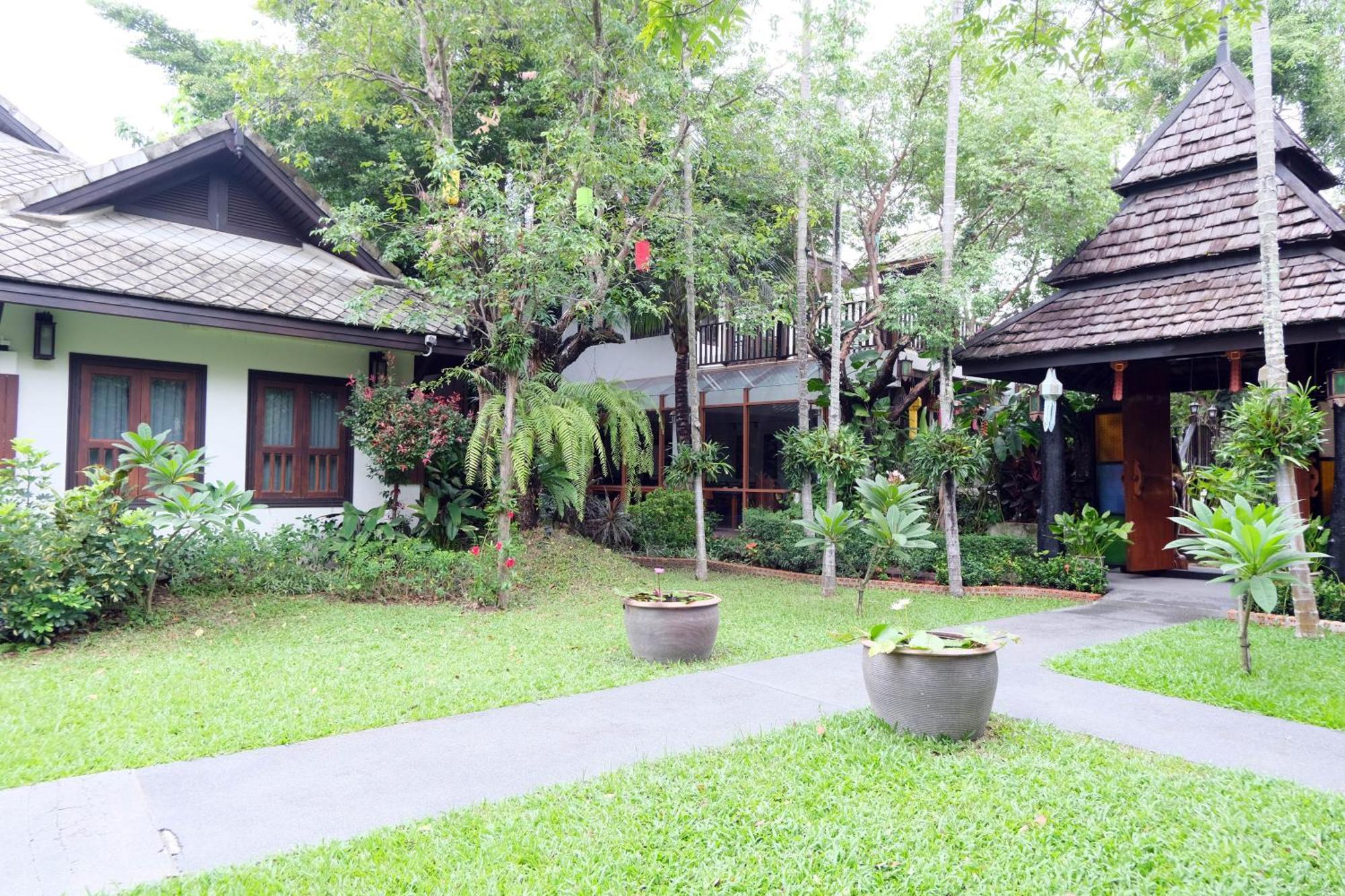 Vimarn Kaew Village And Chiang Mai