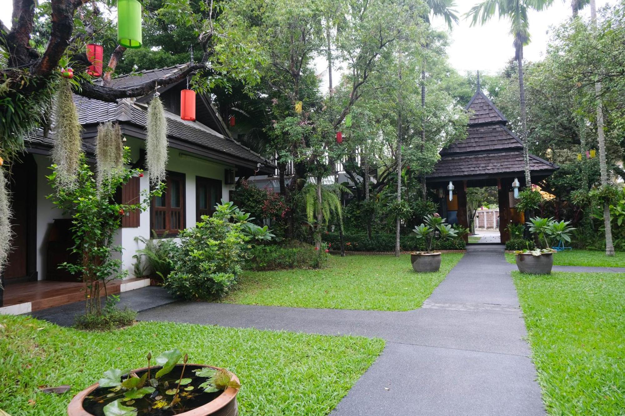 Vimarn Kaew Village And Hotel