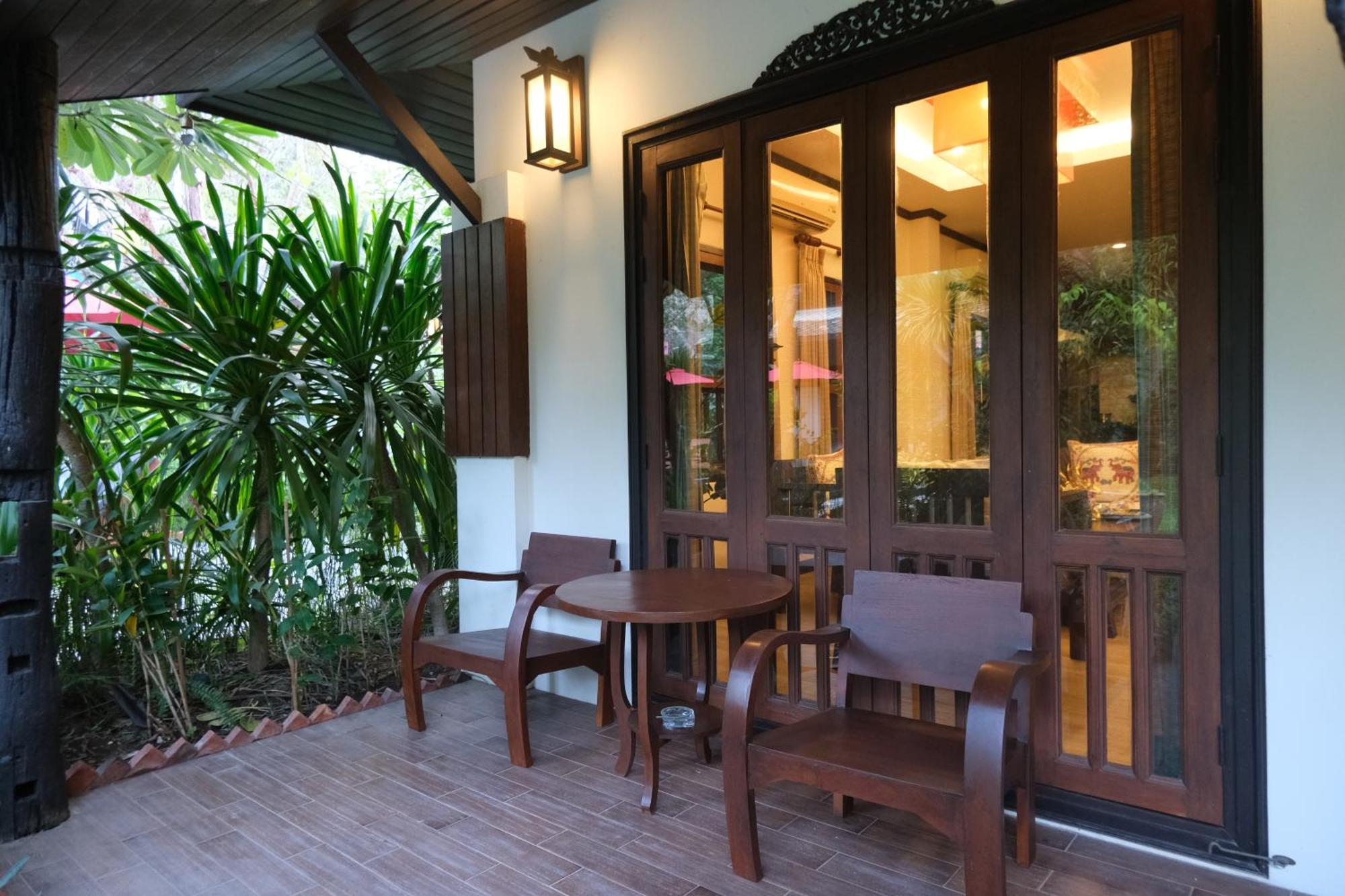 Vimarn Kaew Village And