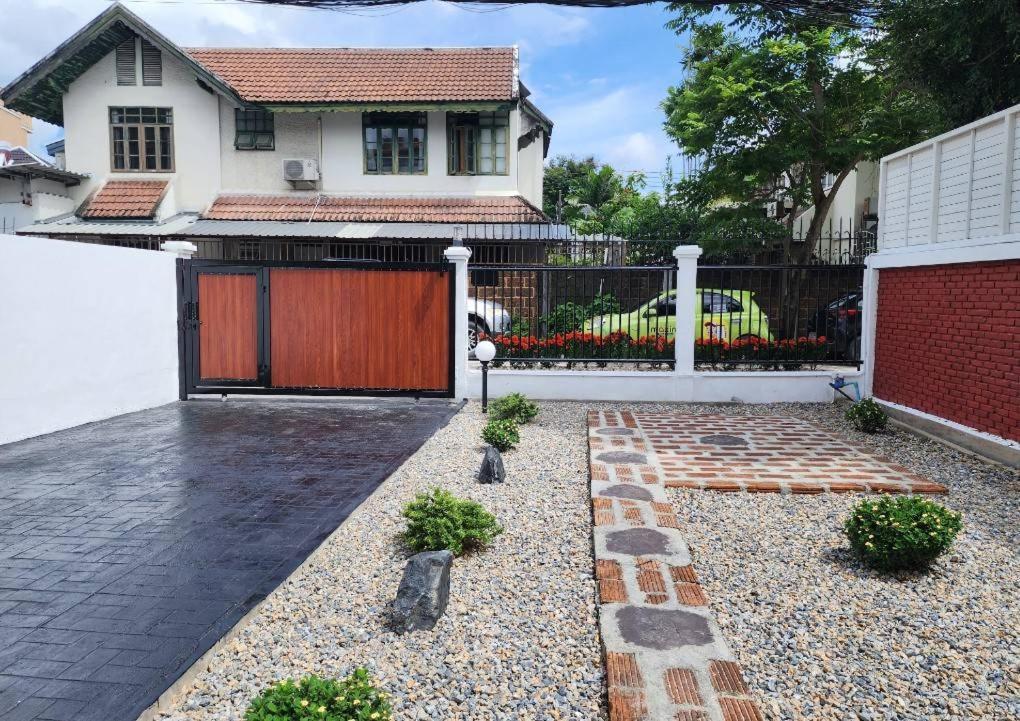 Boxsoon Nimman 2 # 4beds 3baths * Chiang Mai